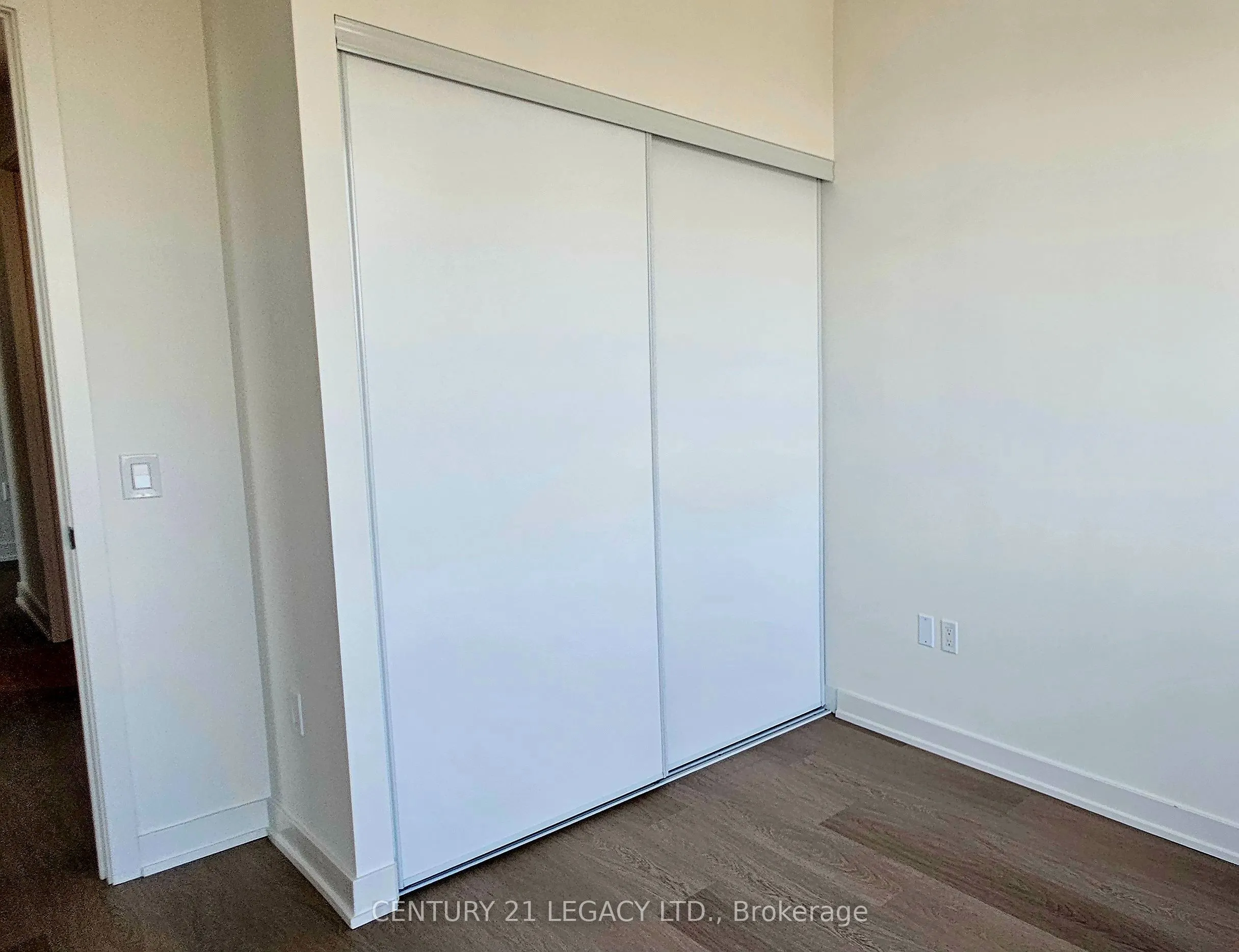 448 Burnhamthorpe Road W #7505