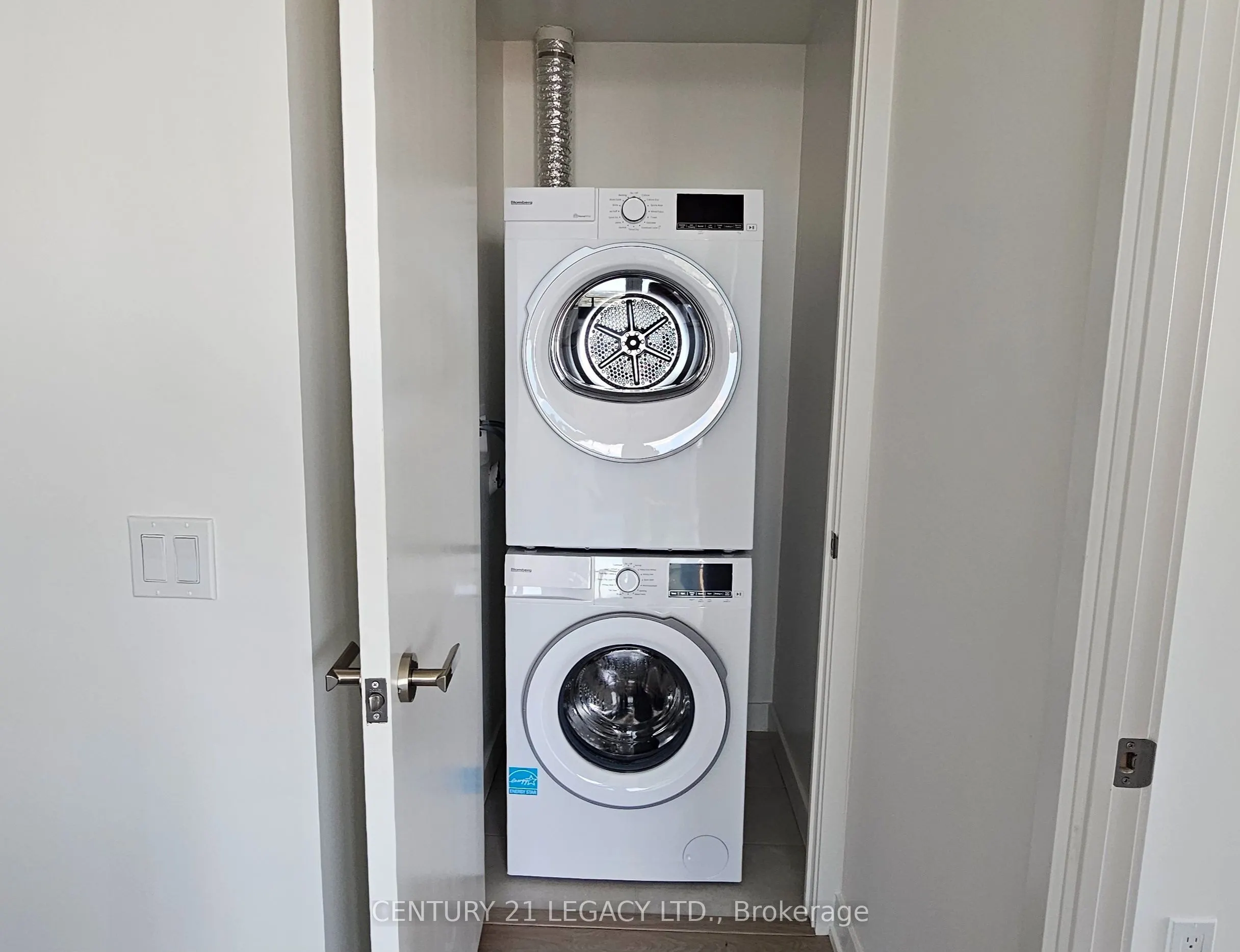 448 Burnhamthorpe Road W #7505