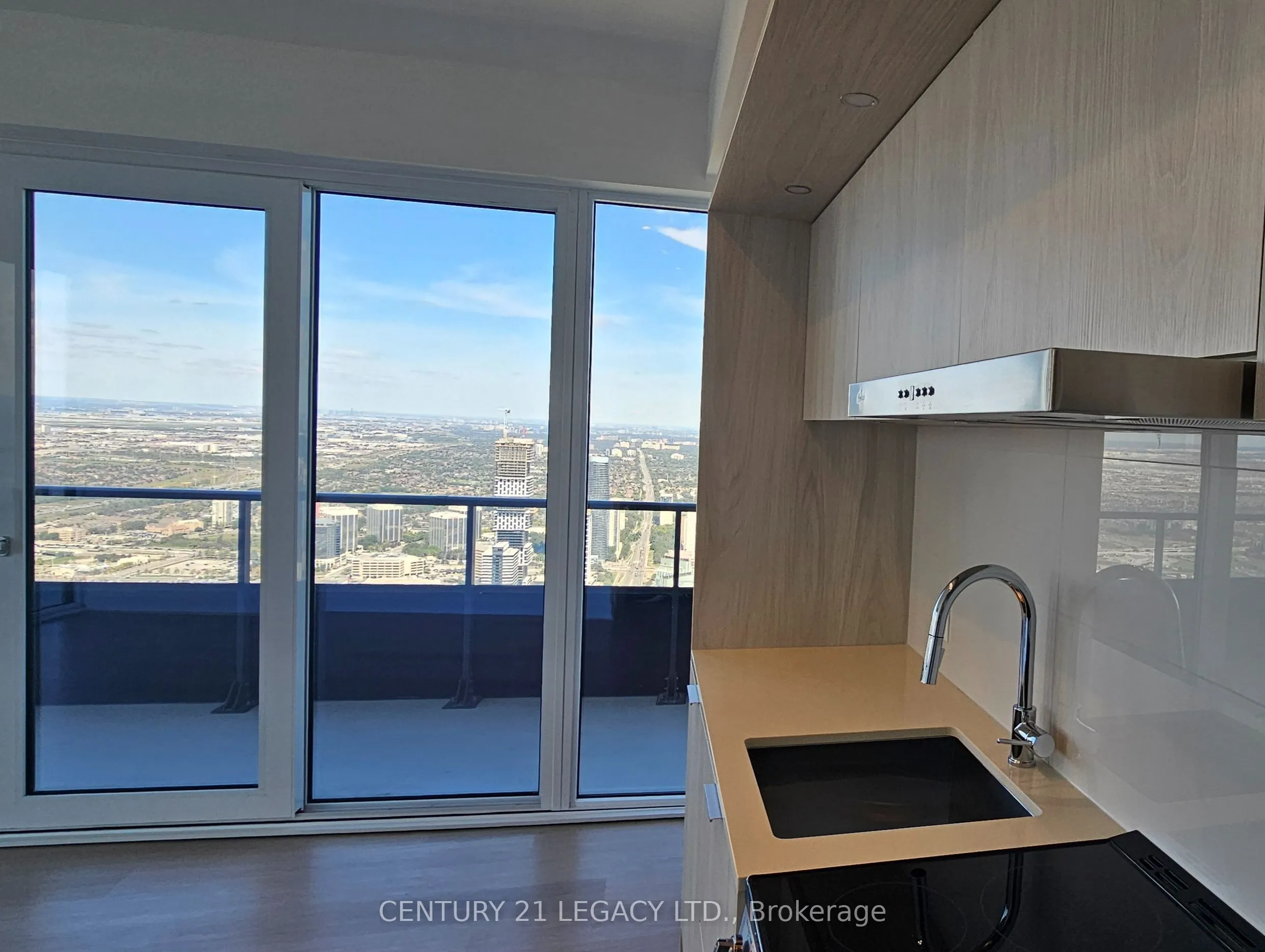 448 Burnhamthorpe Road W #7505