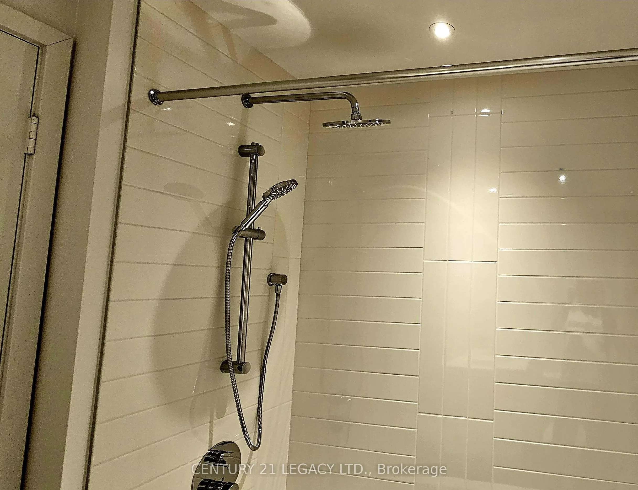 448 Burnhamthorpe Road W #7505