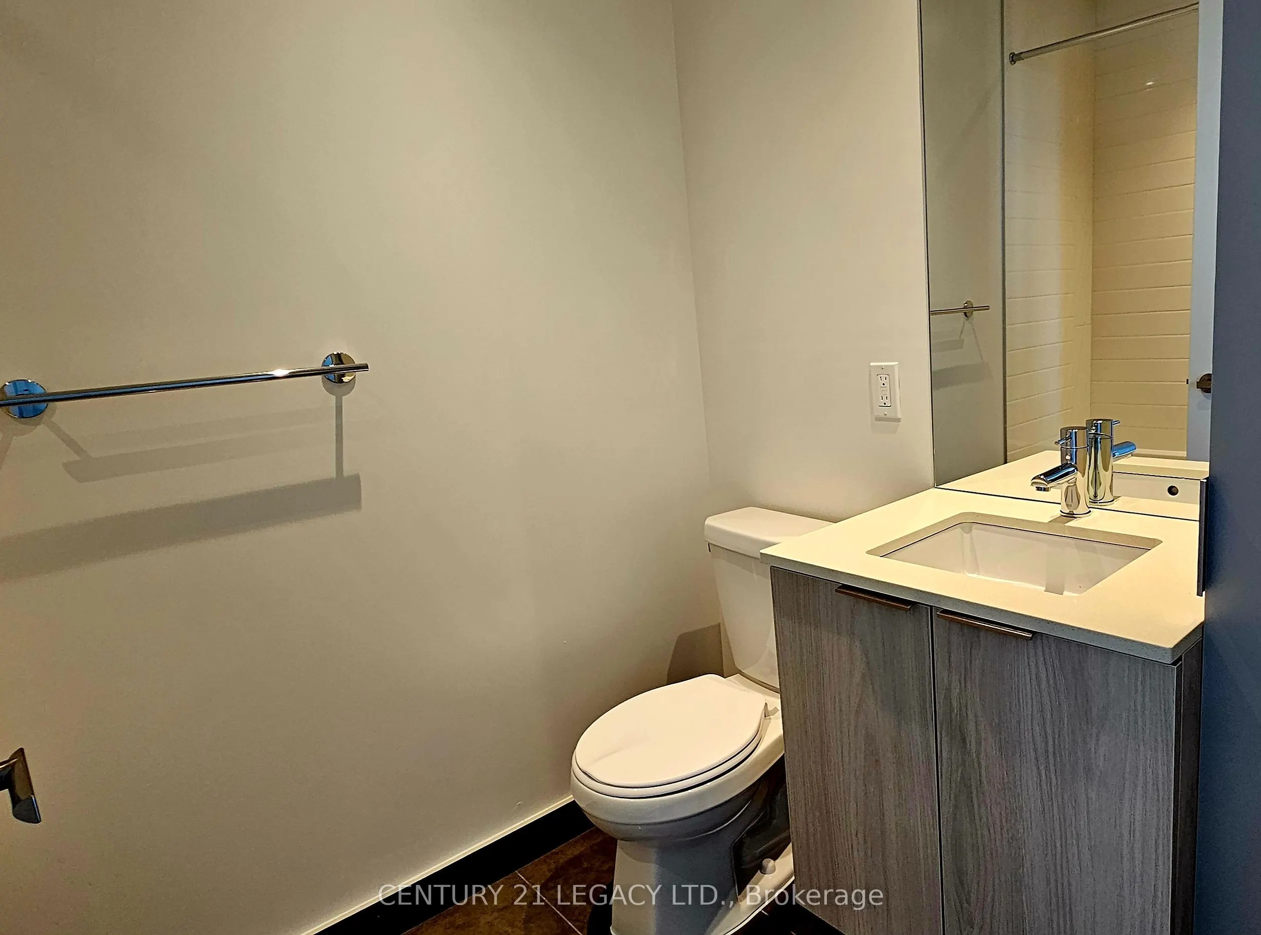 448 Burnhamthorpe Road W #7505