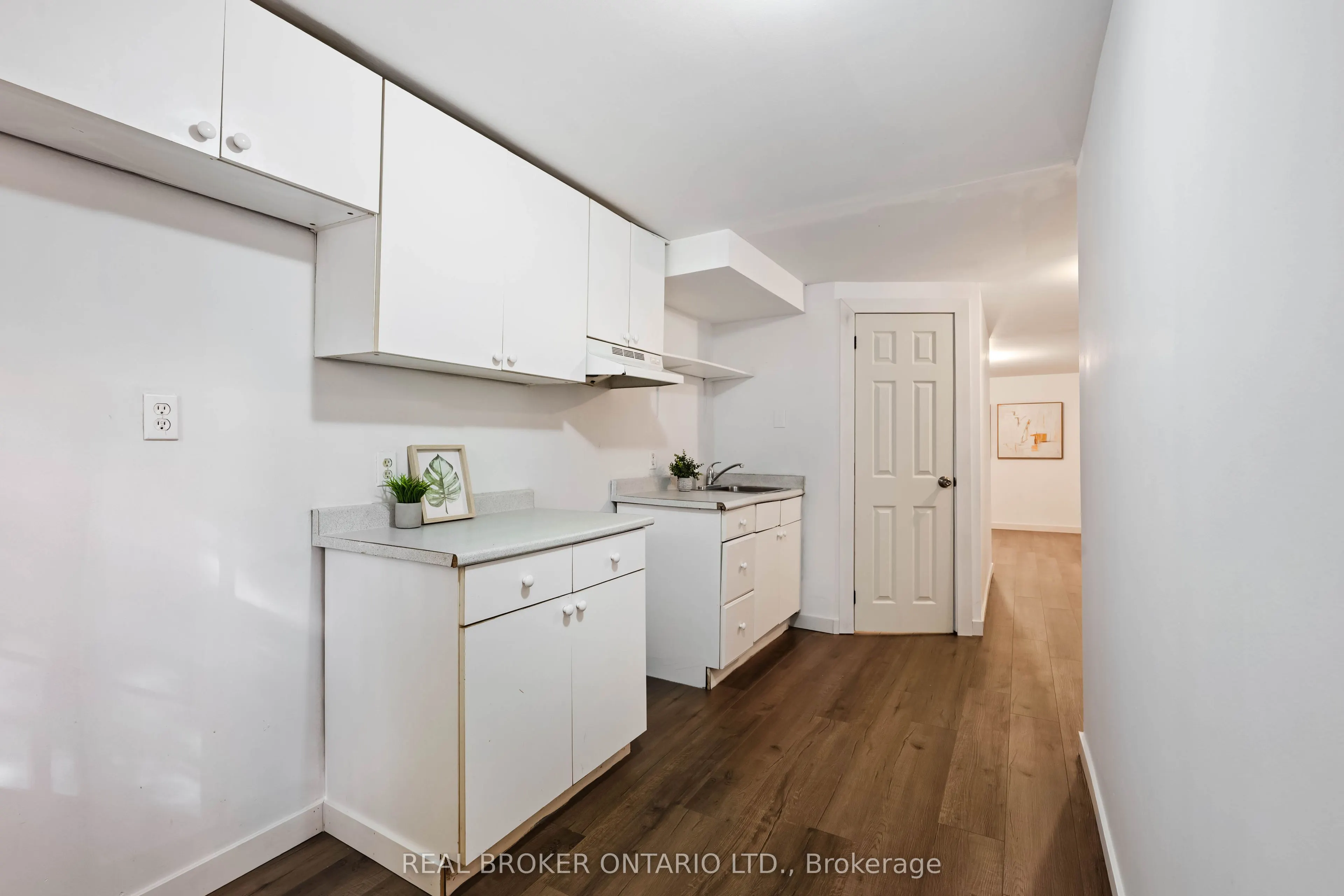 28 Hillside Drive