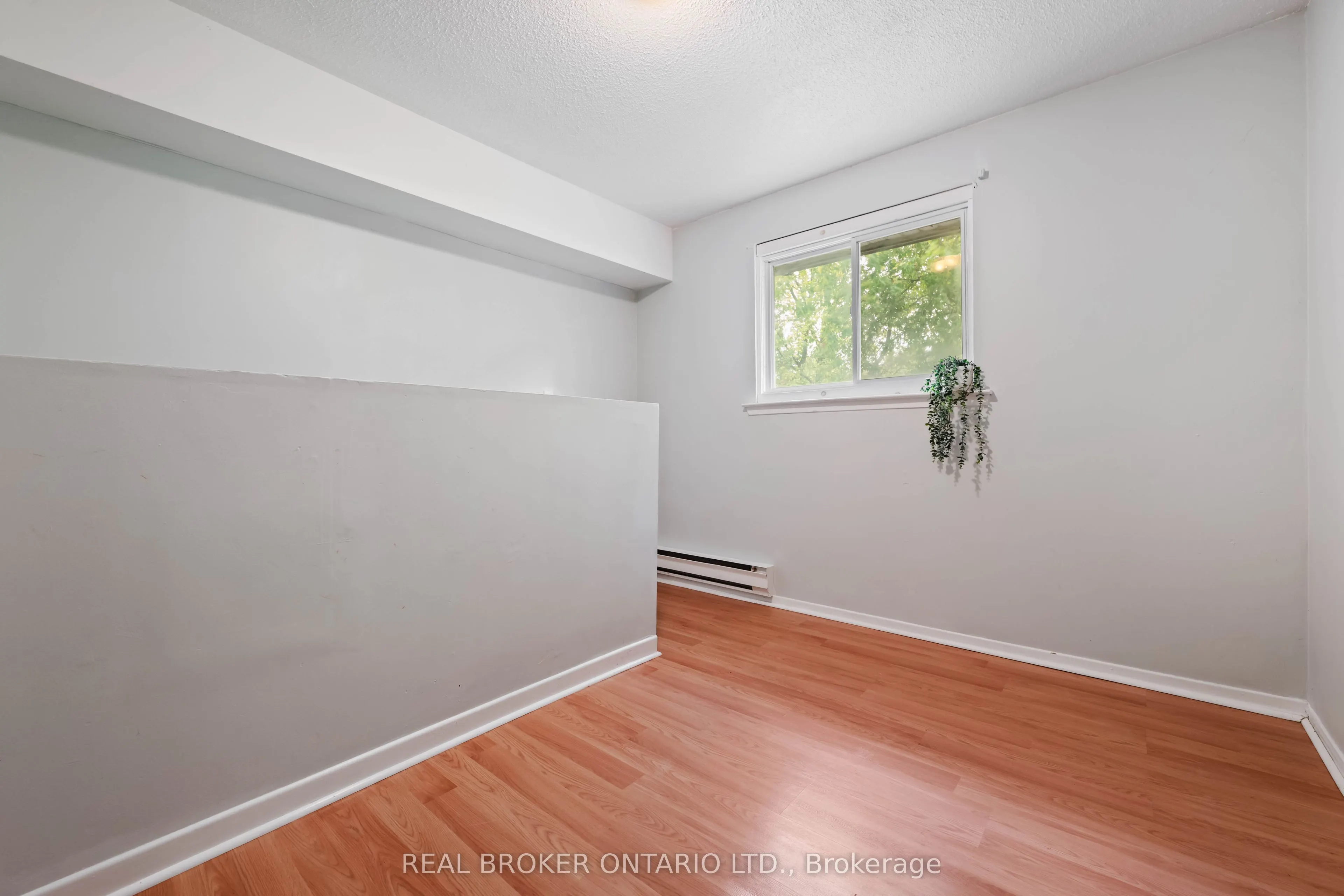 28 Hillside Drive