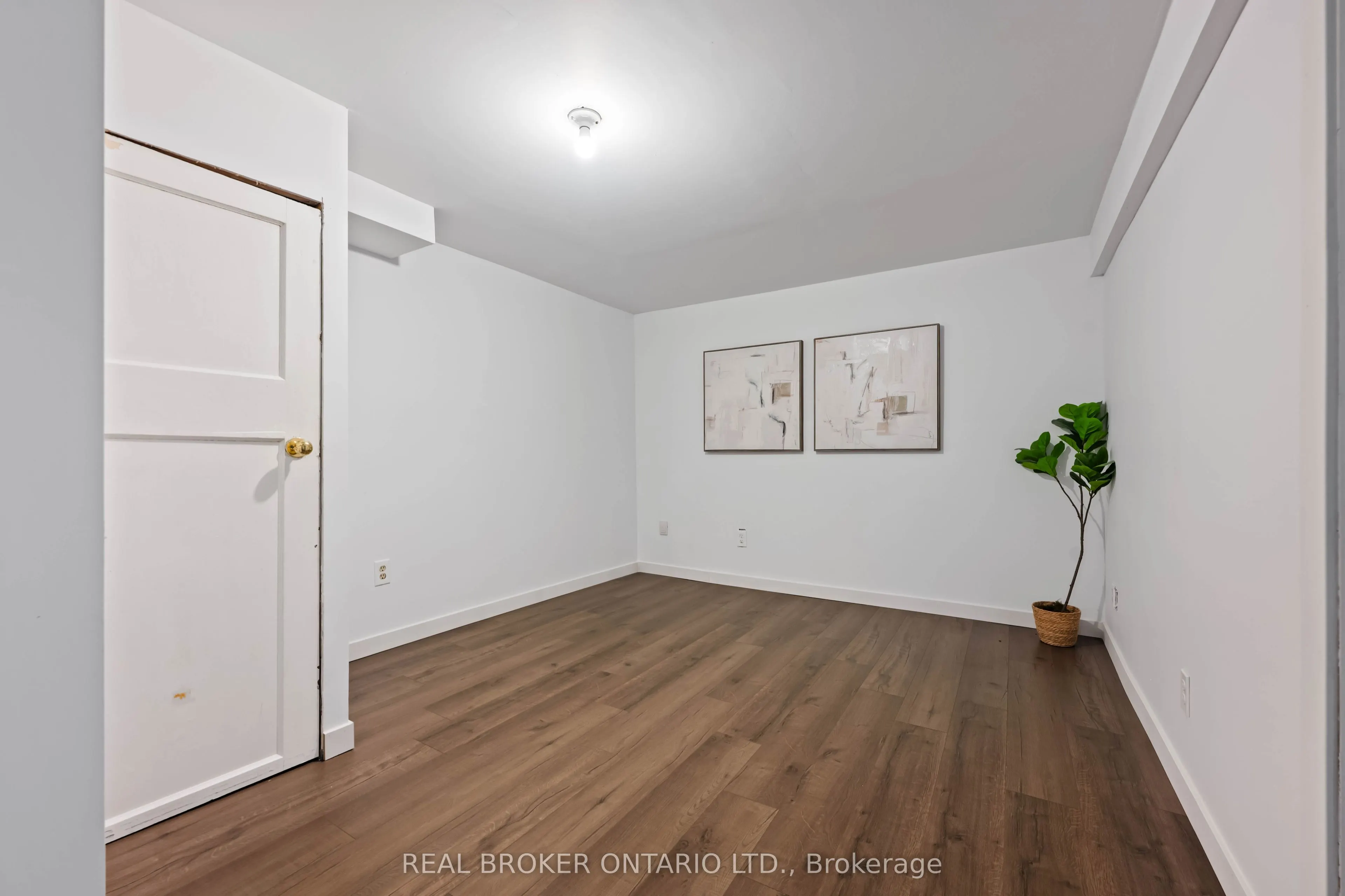 28 Hillside Drive