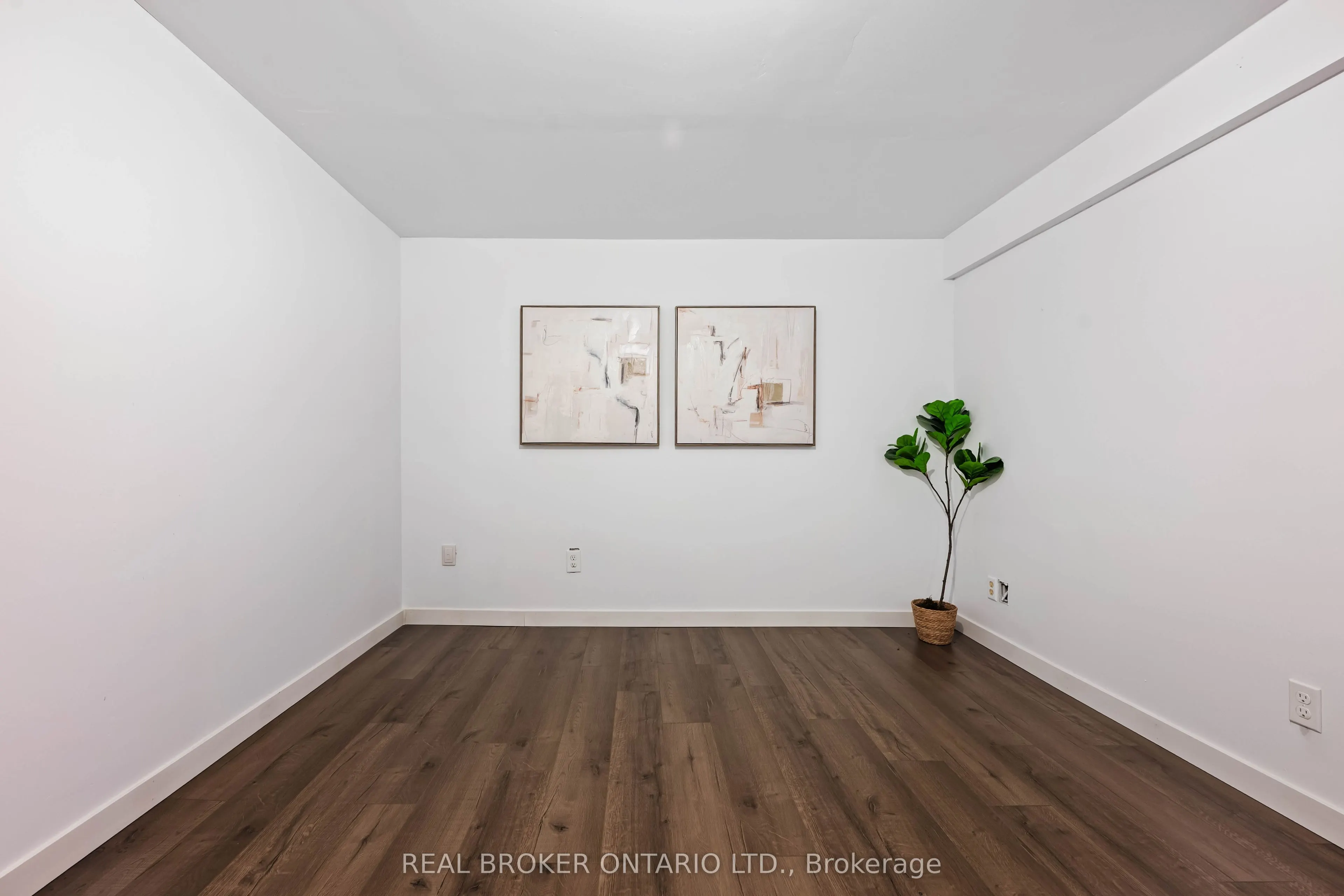 28 Hillside Drive