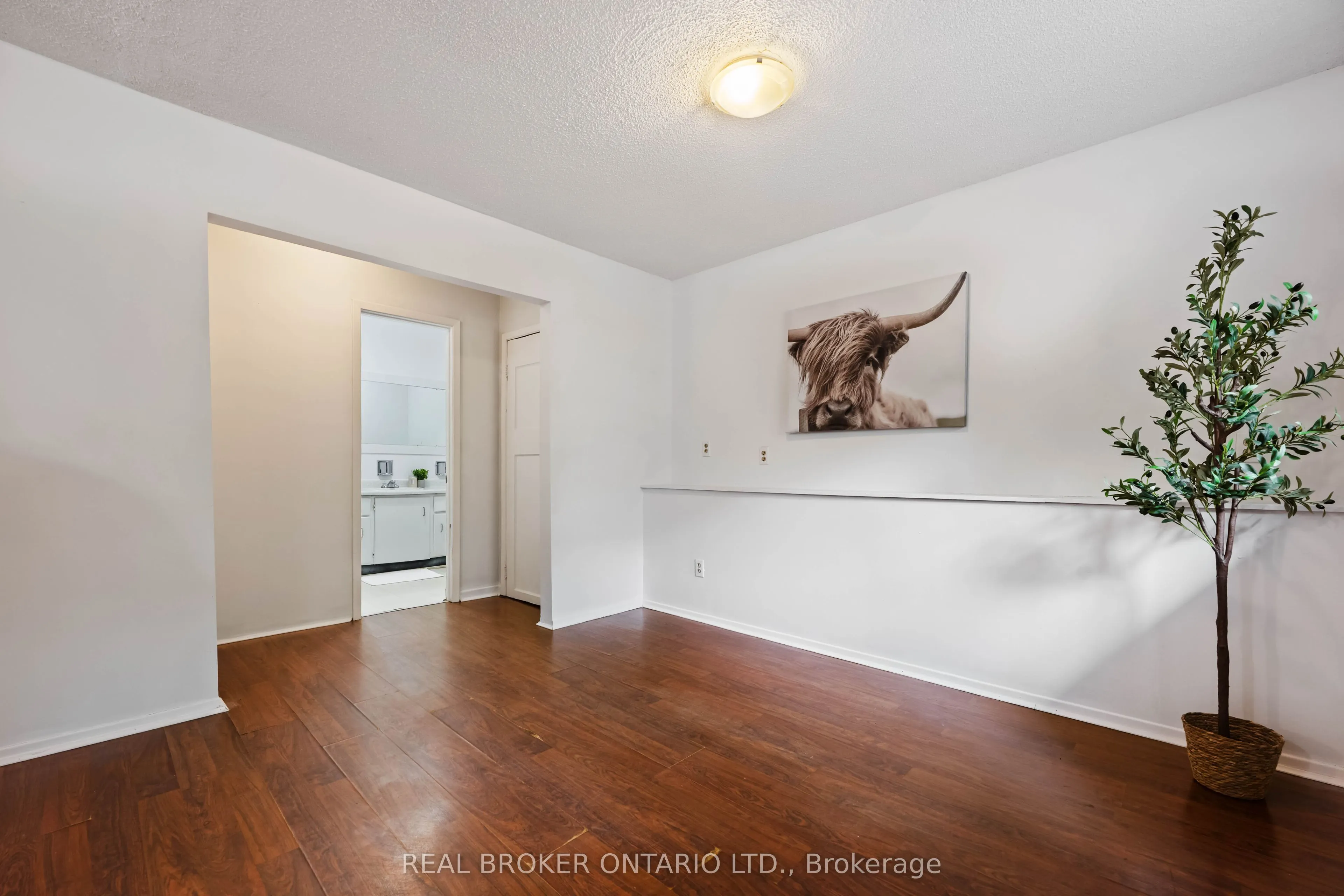 28 Hillside Drive