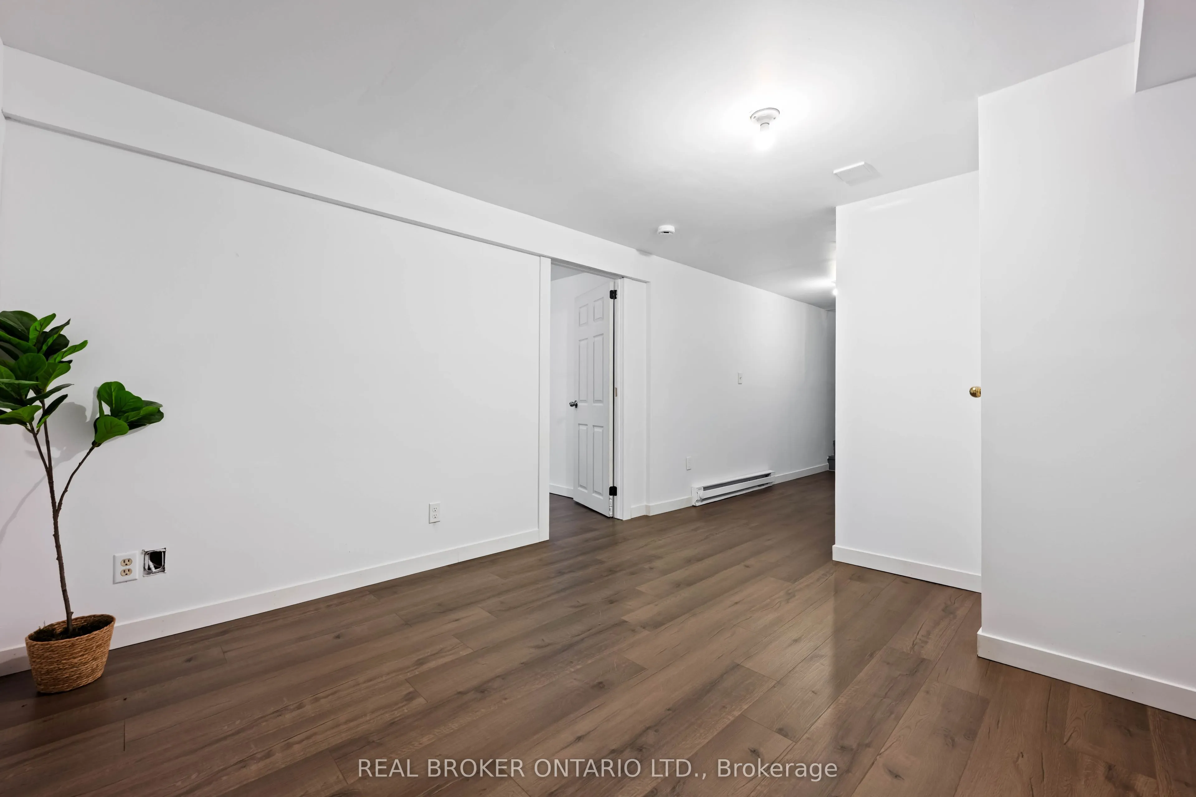 28 Hillside Drive