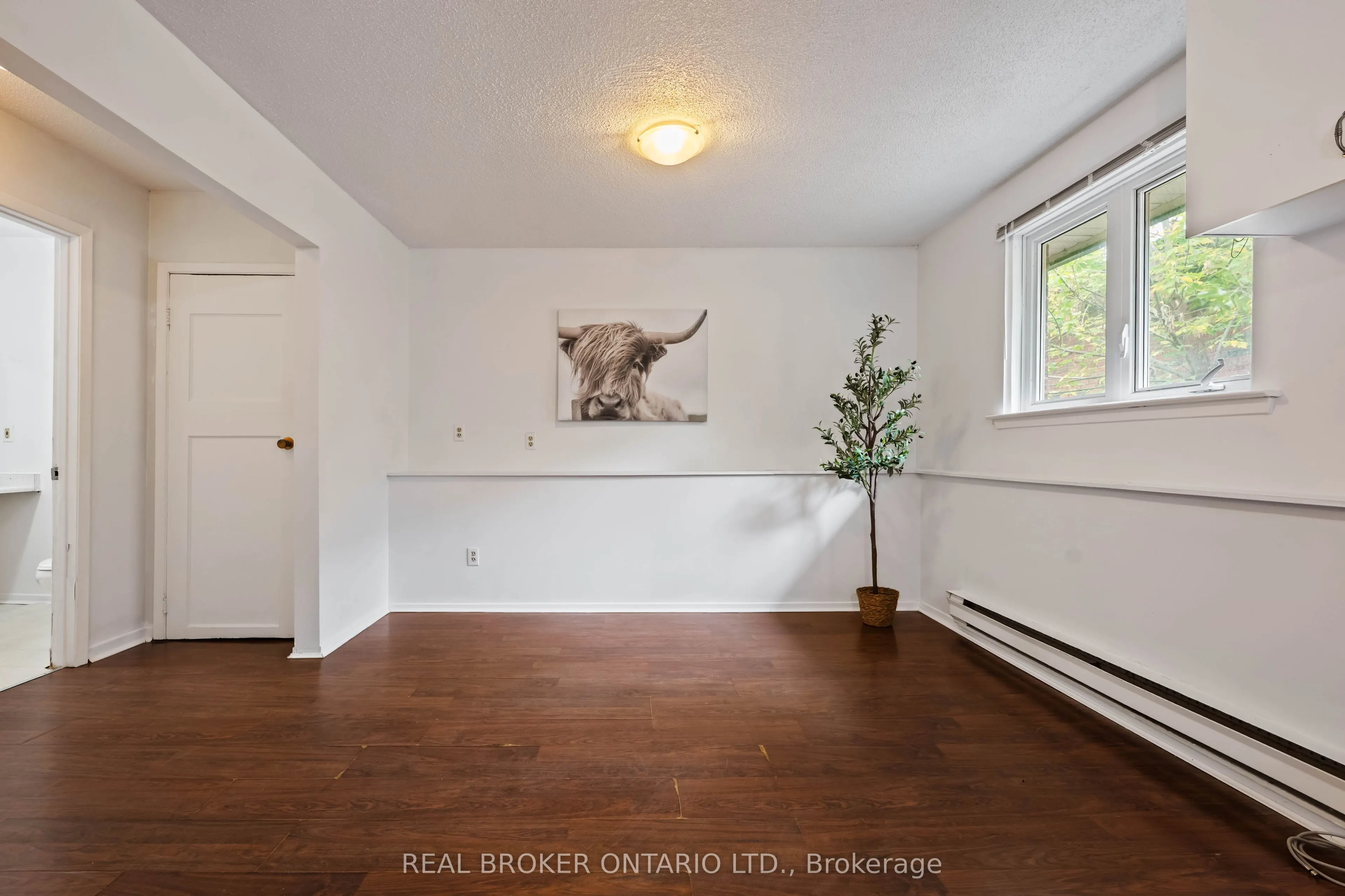 28 Hillside Drive