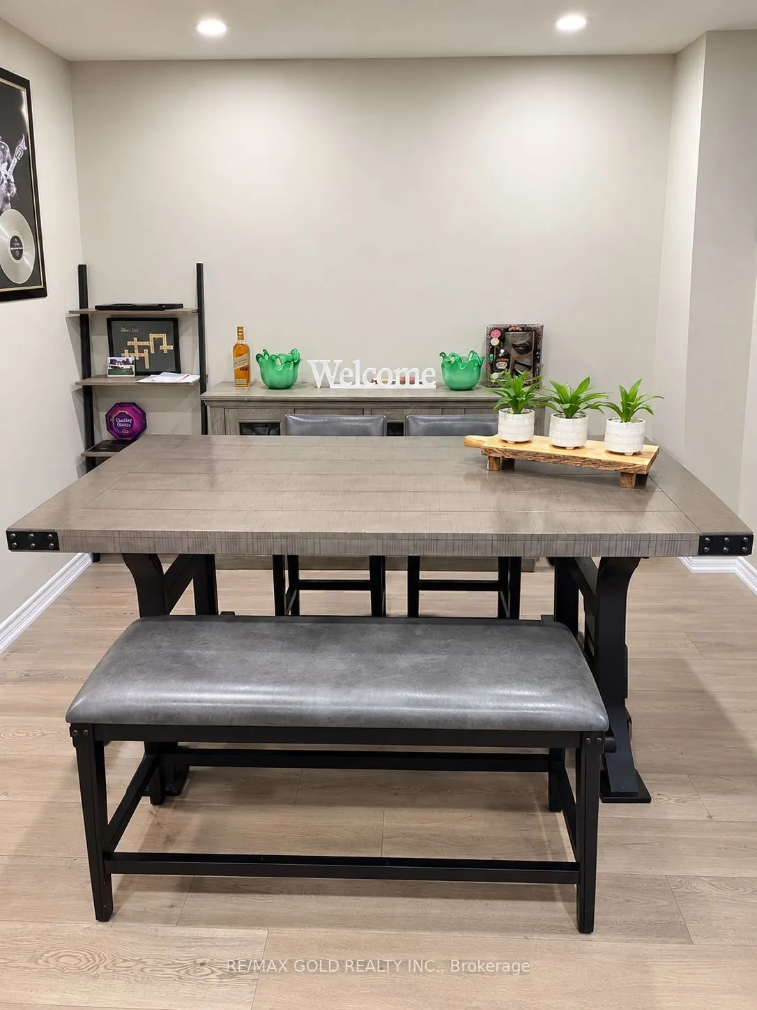 97 Banting Crescent