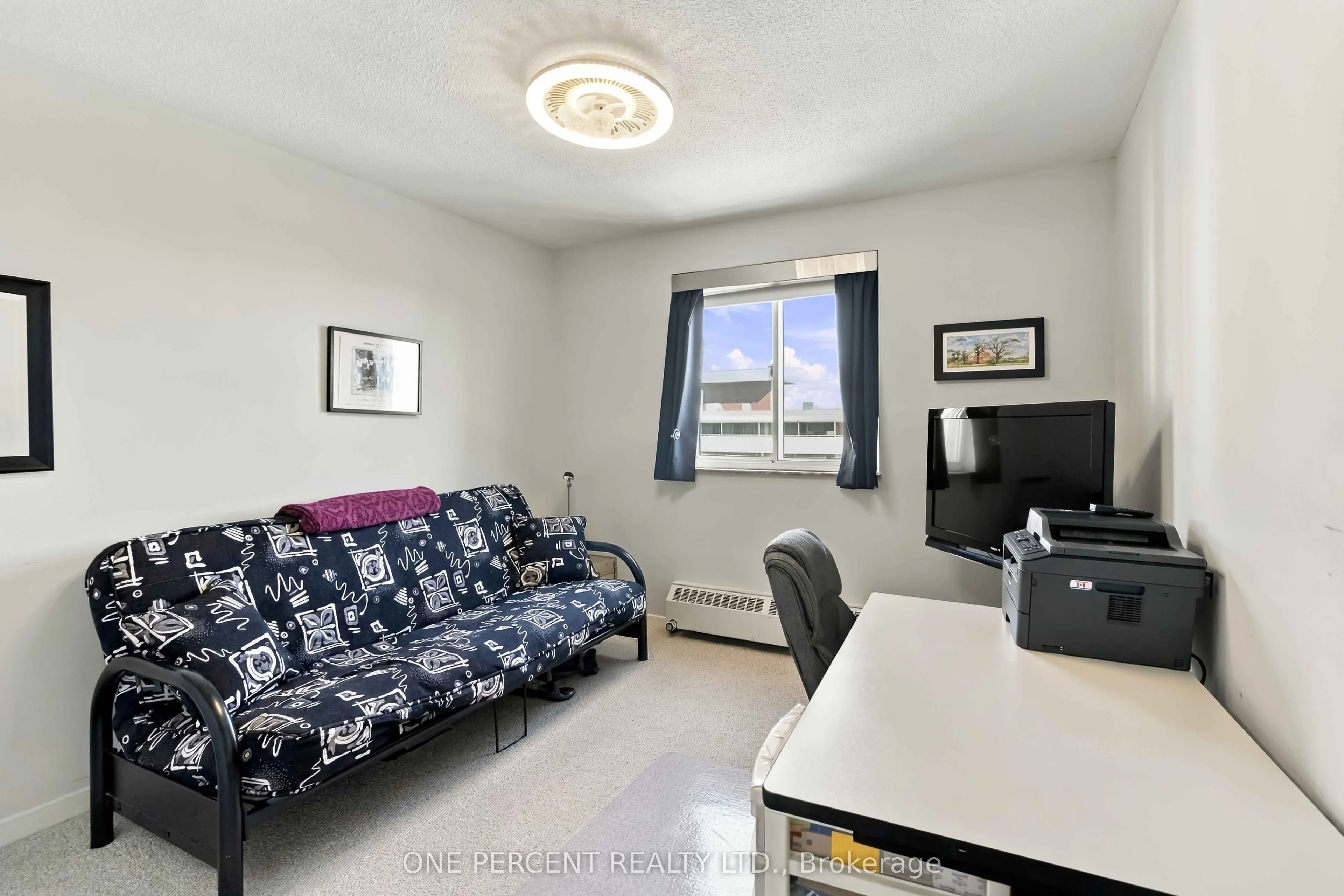 15 Elizabeth Street N #904