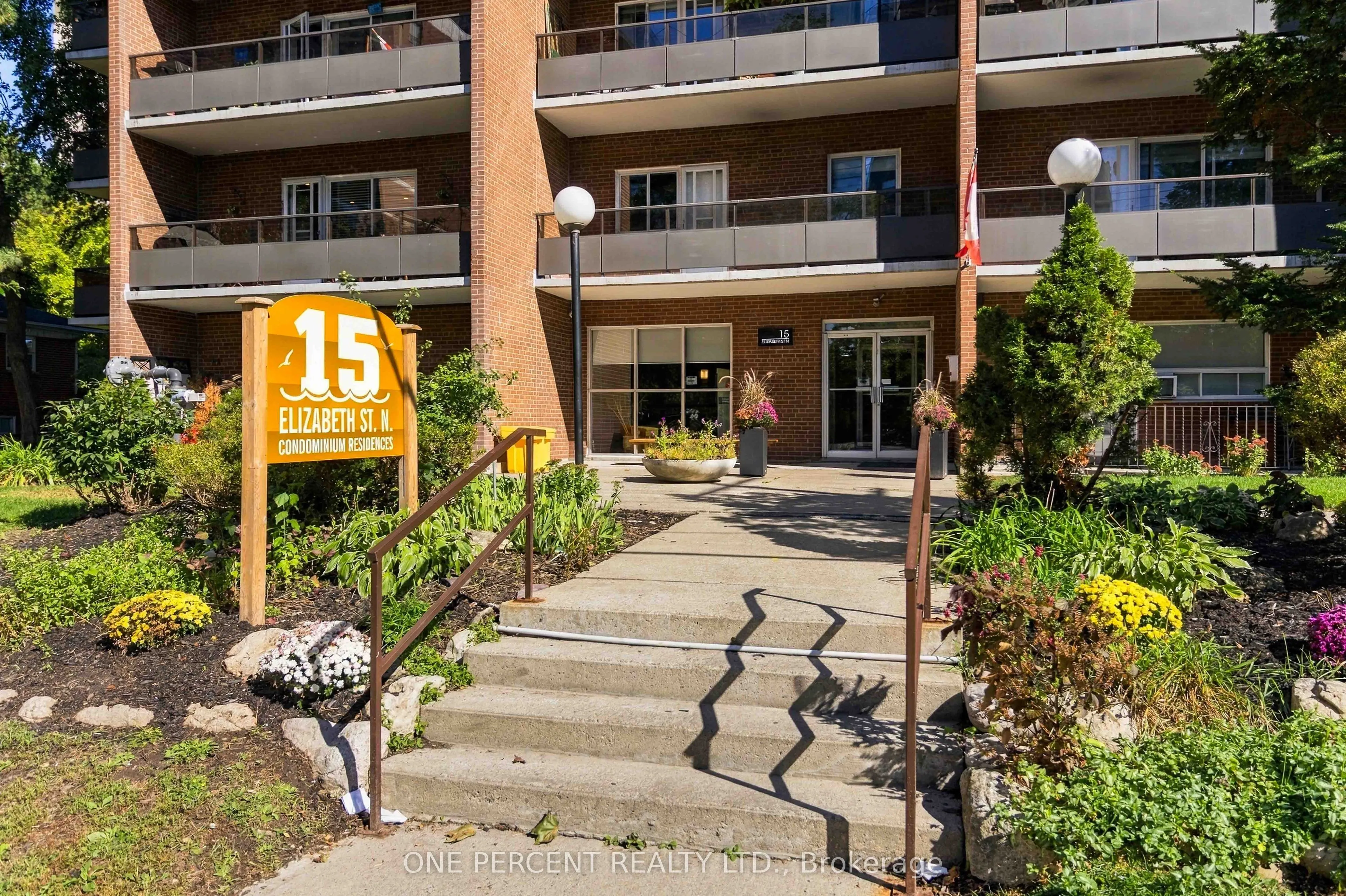 15 Elizabeth Street N #904