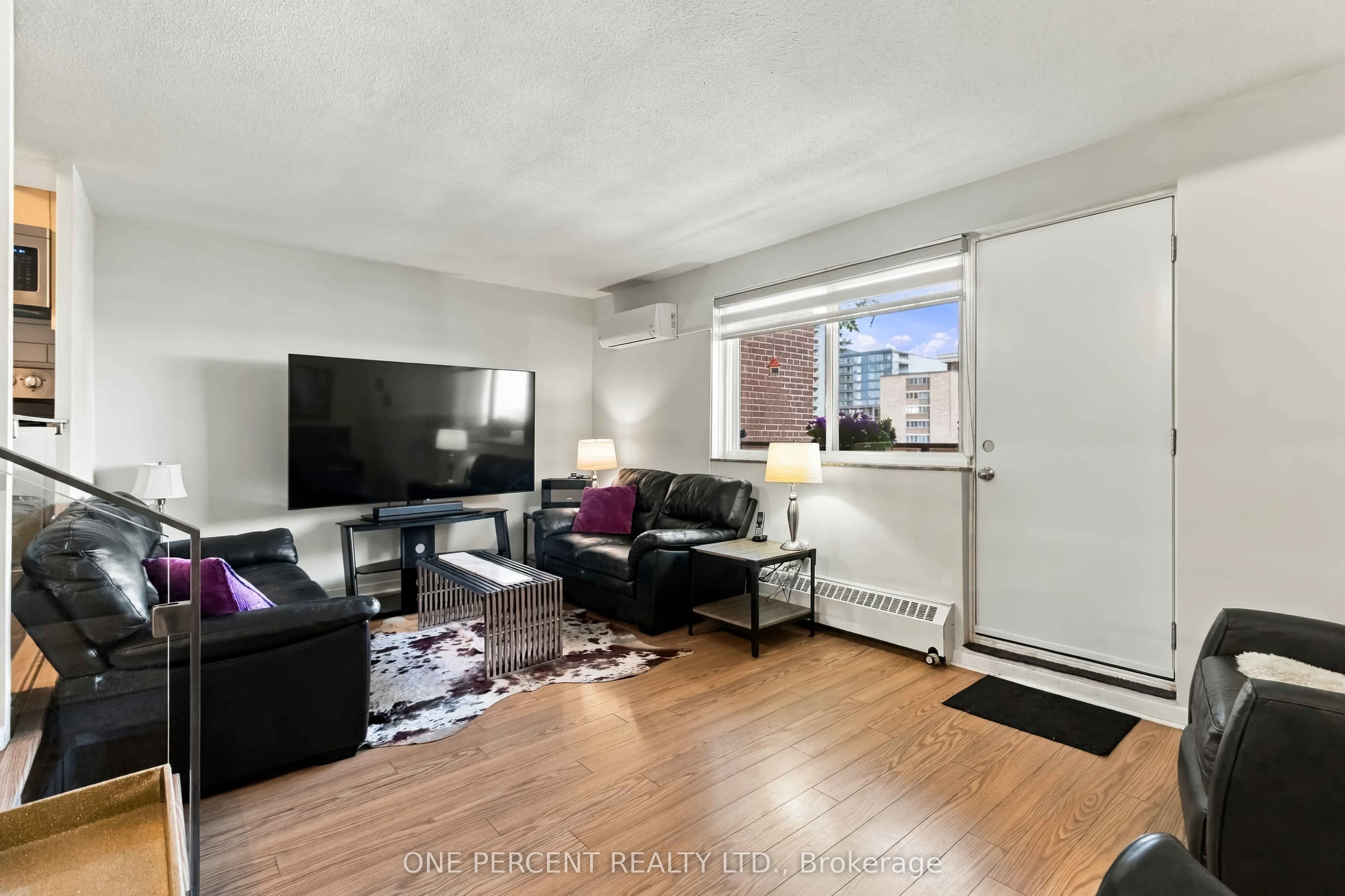 15 Elizabeth Street N #904