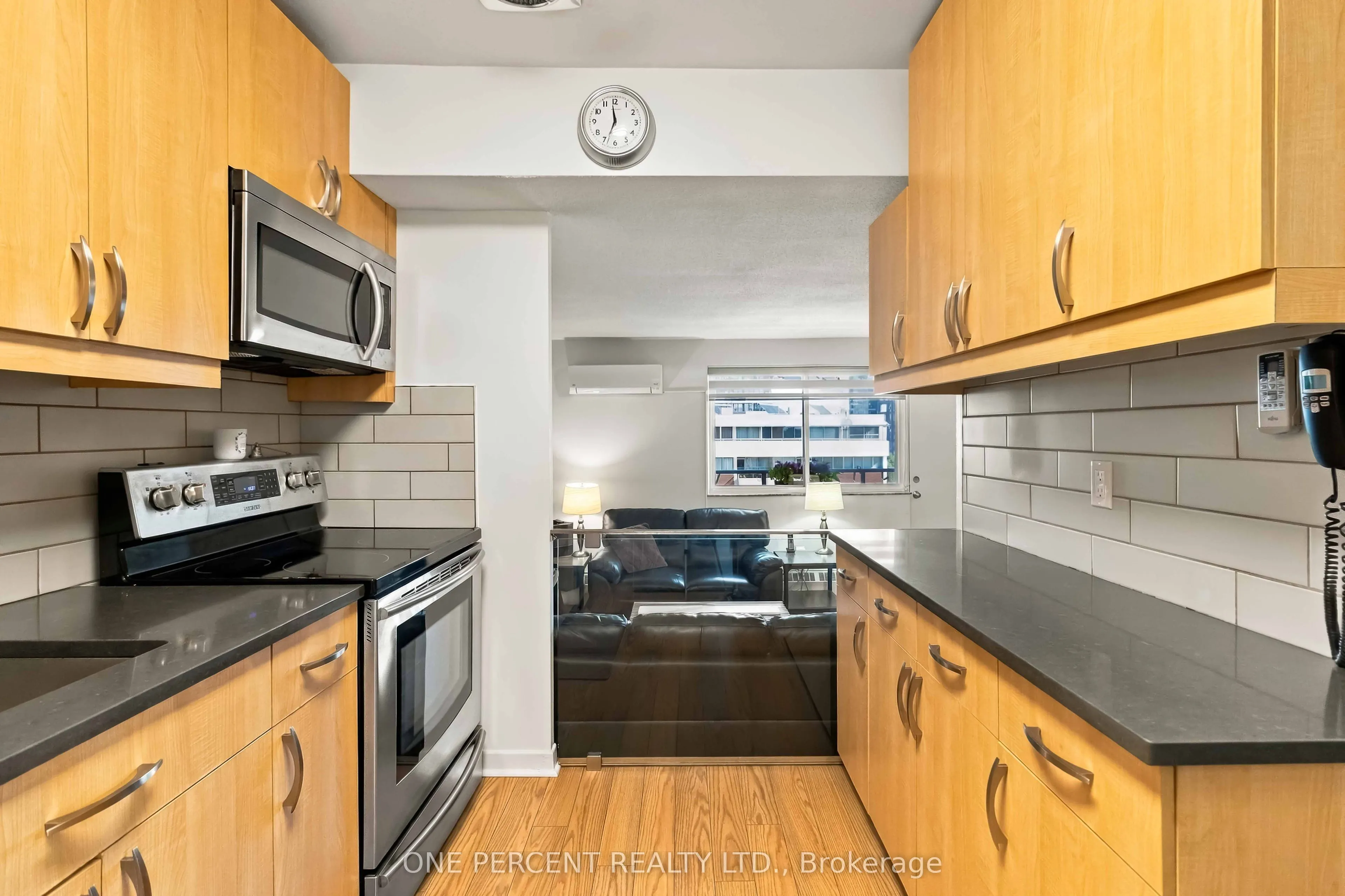 15 Elizabeth Street N #904