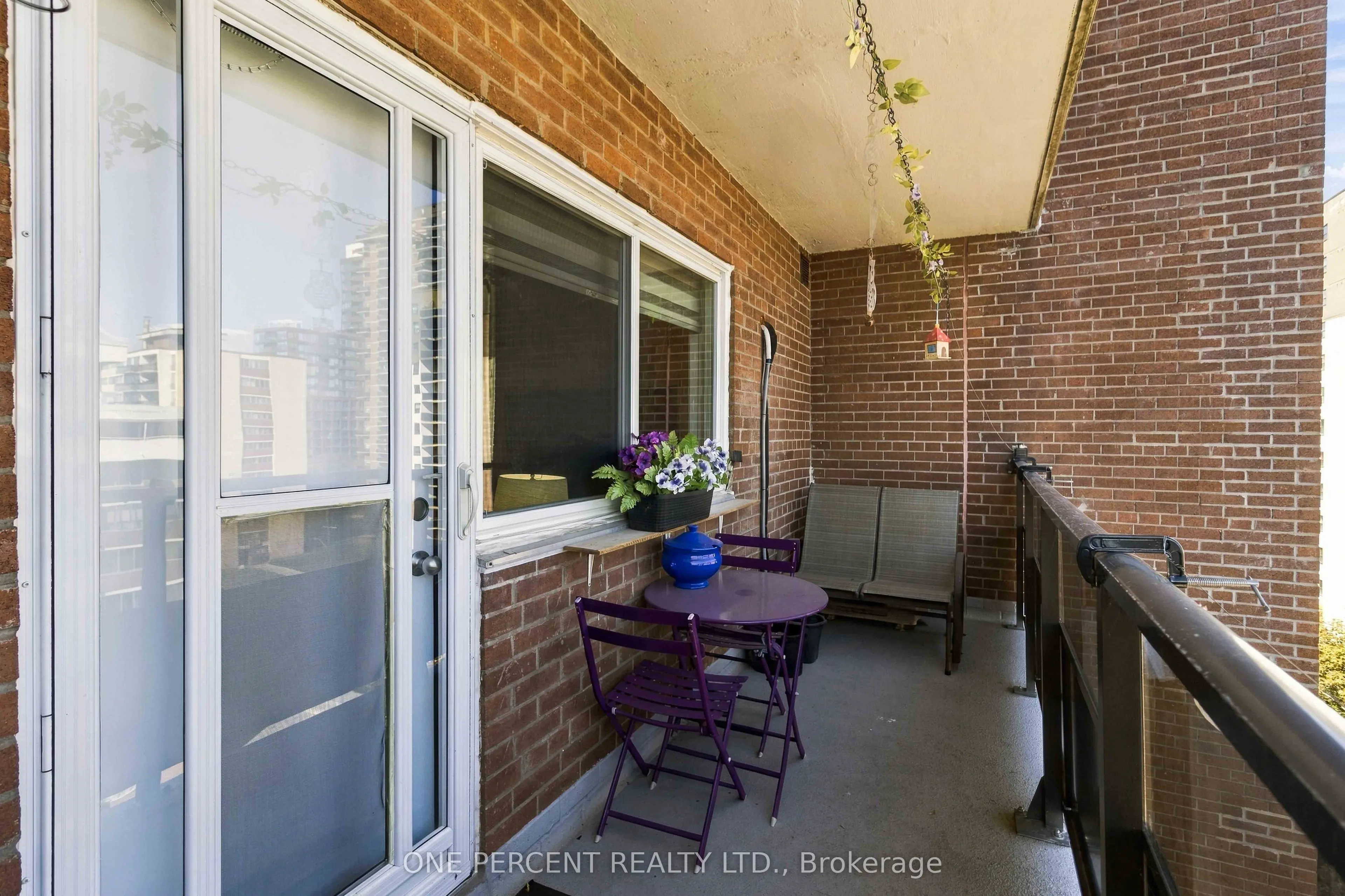 15 Elizabeth Street N #904