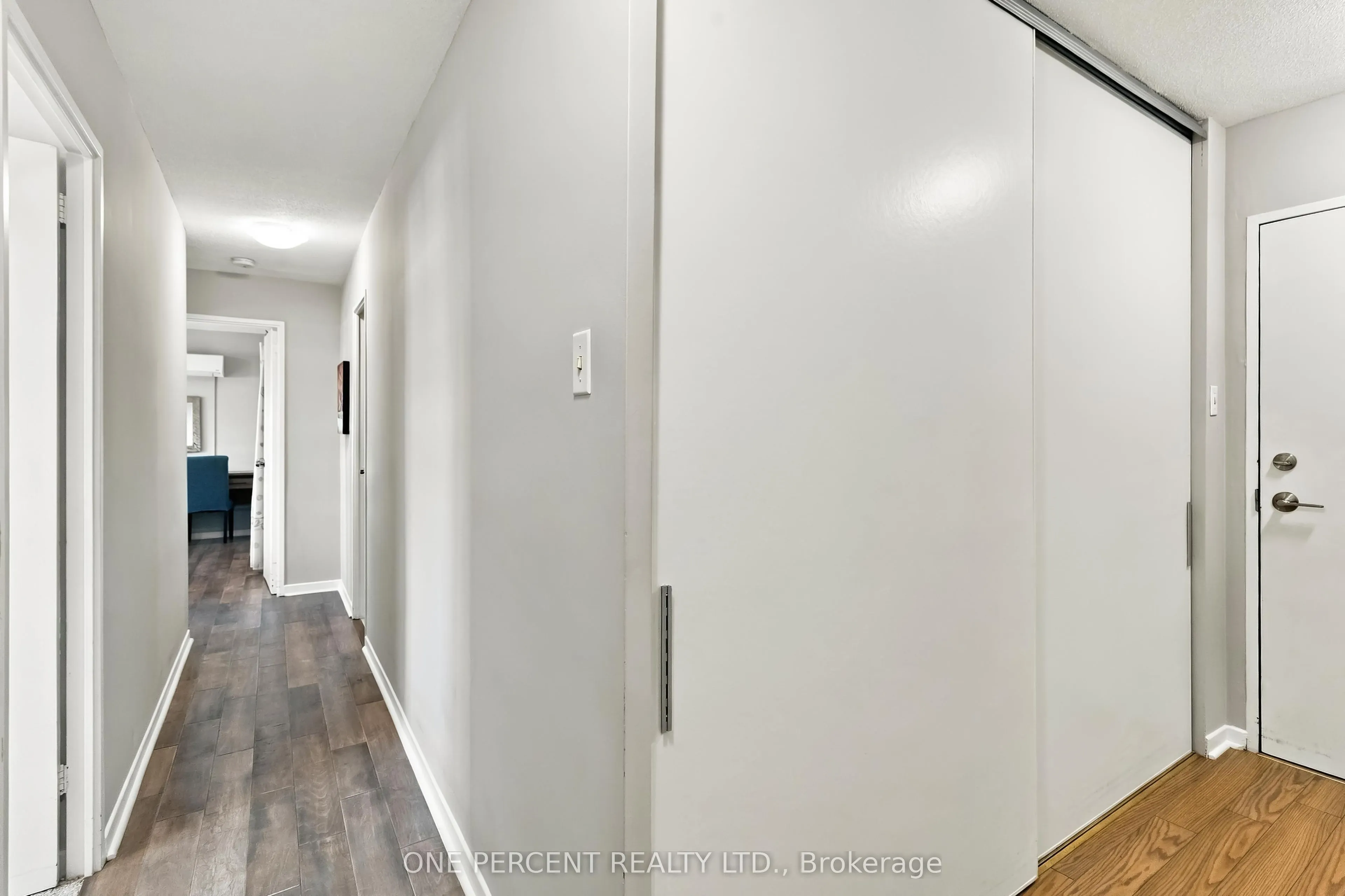 15 Elizabeth Street N #904