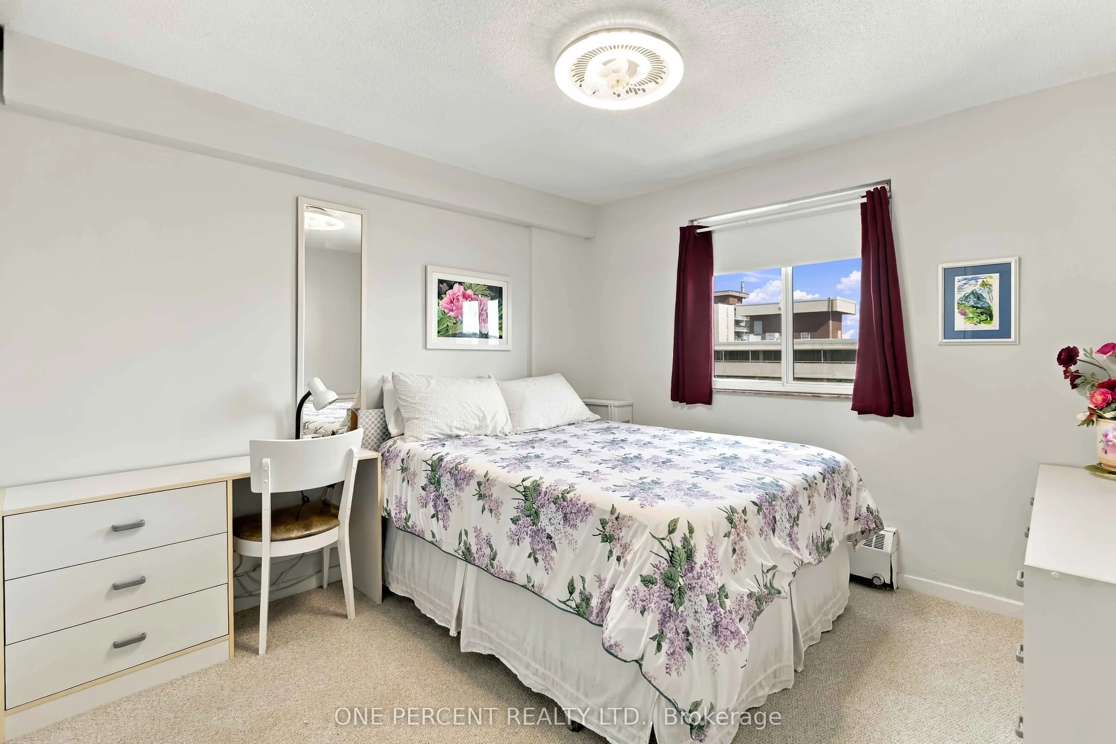 15 Elizabeth Street N #904