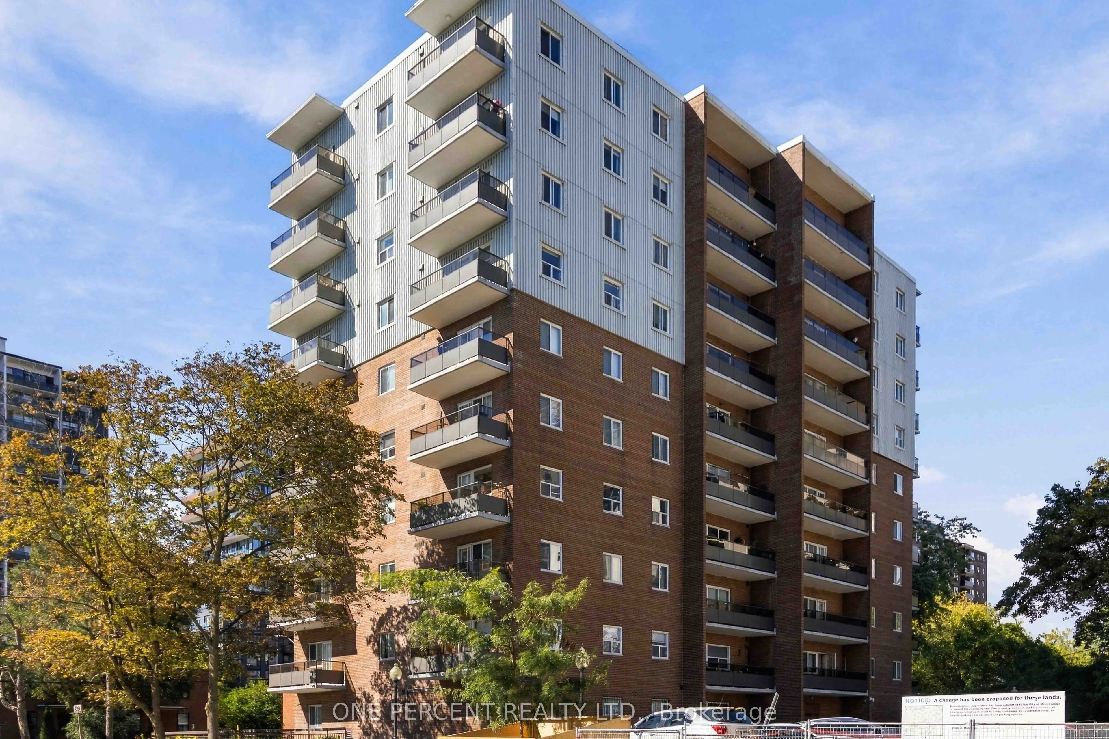 15 Elizabeth Street N #904