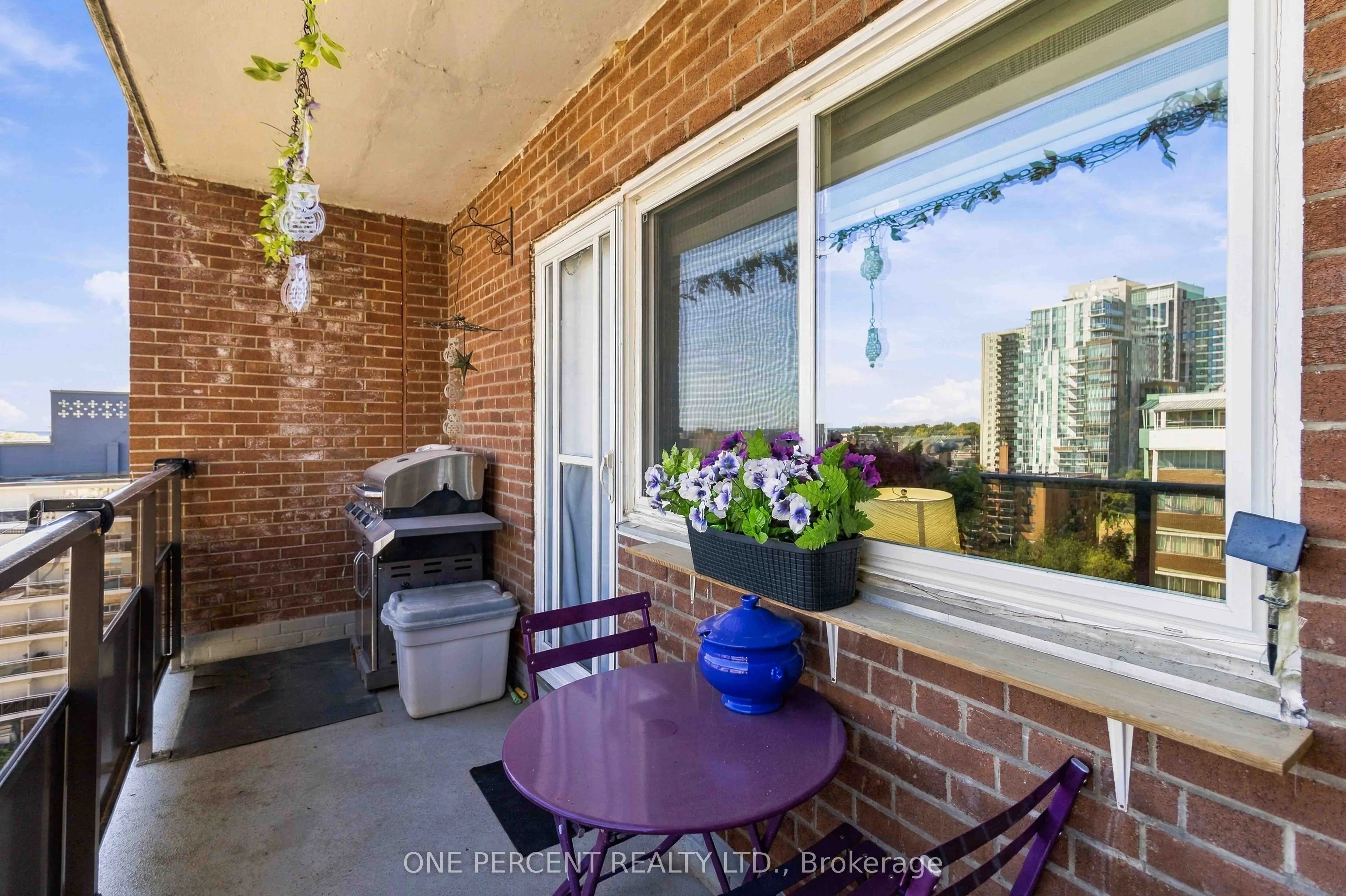 15 Elizabeth Street N #904
