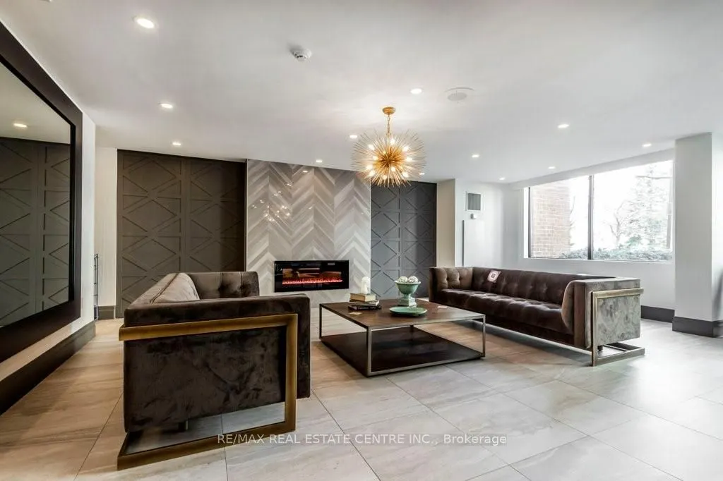 1270 Maple Crossing Blvd Boulevard #502