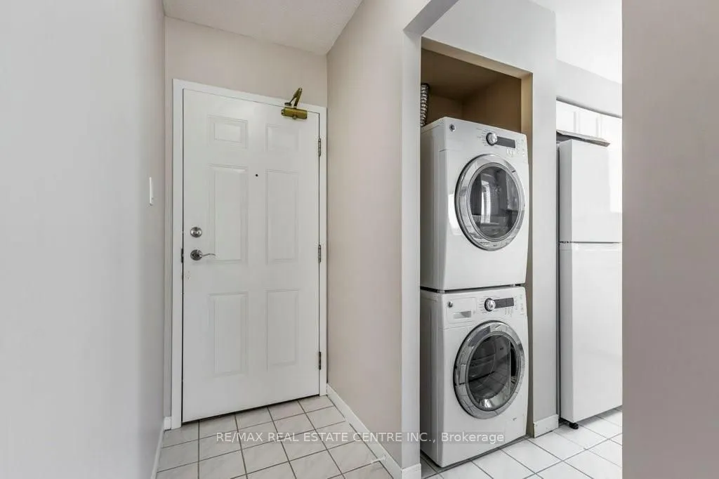 1270 Maple Crossing Blvd Boulevard #502
