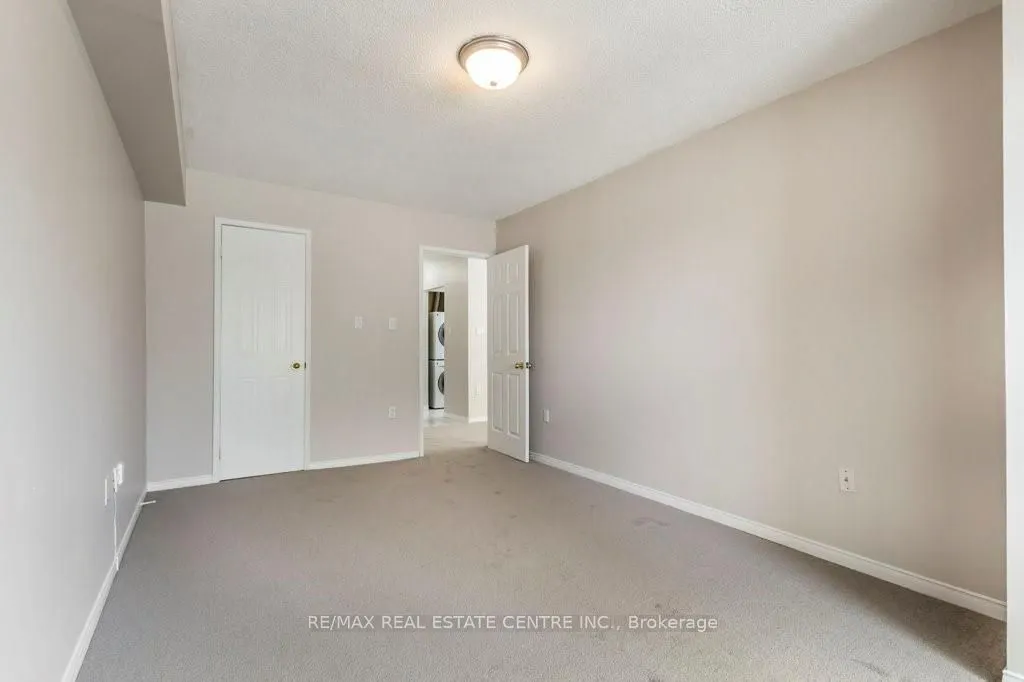 1270 Maple Crossing Blvd Boulevard #502