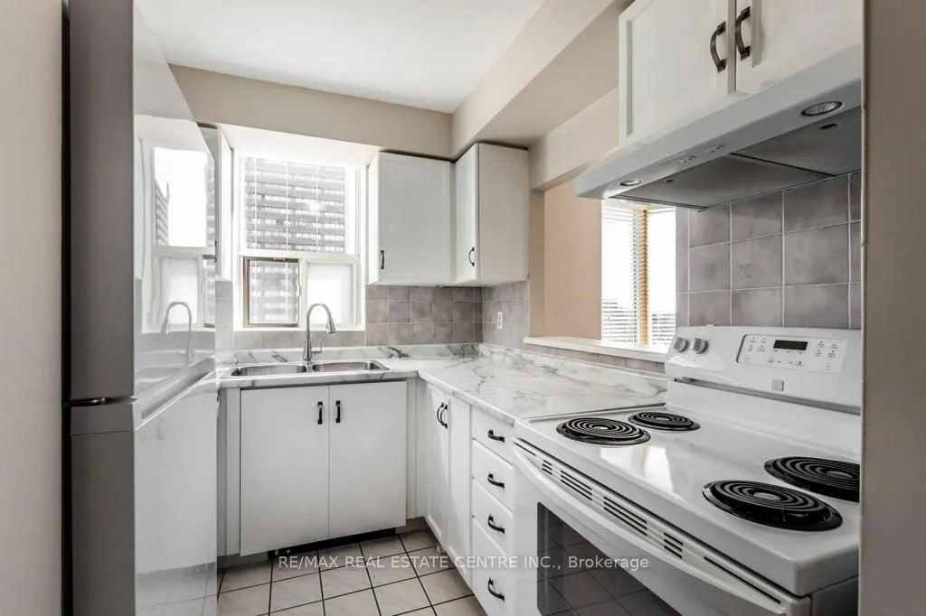 1270 Maple Crossing Blvd Boulevard #502
