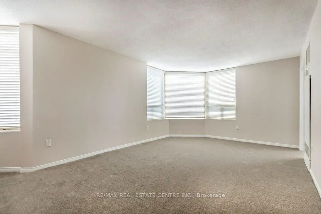 1270 Maple Crossing Blvd Boulevard #502