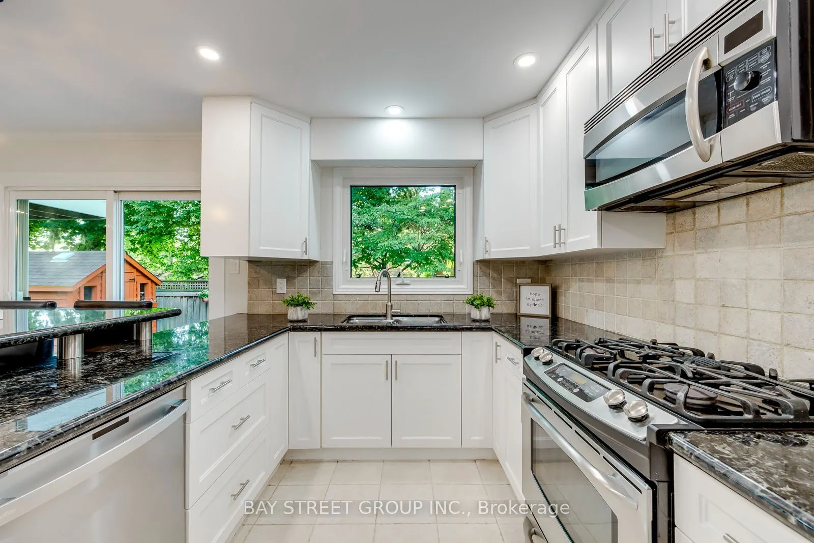 2234 Bennington Gate
