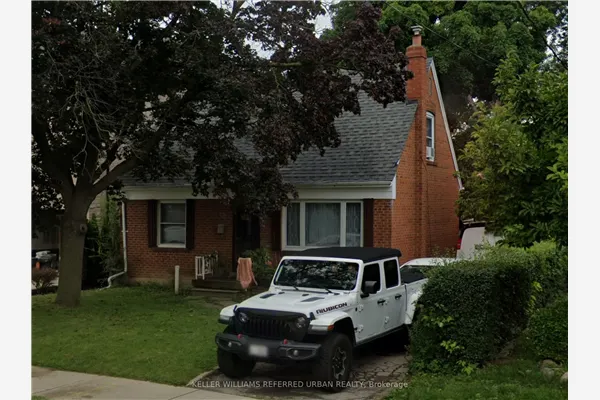 32 Amesbury Drive
