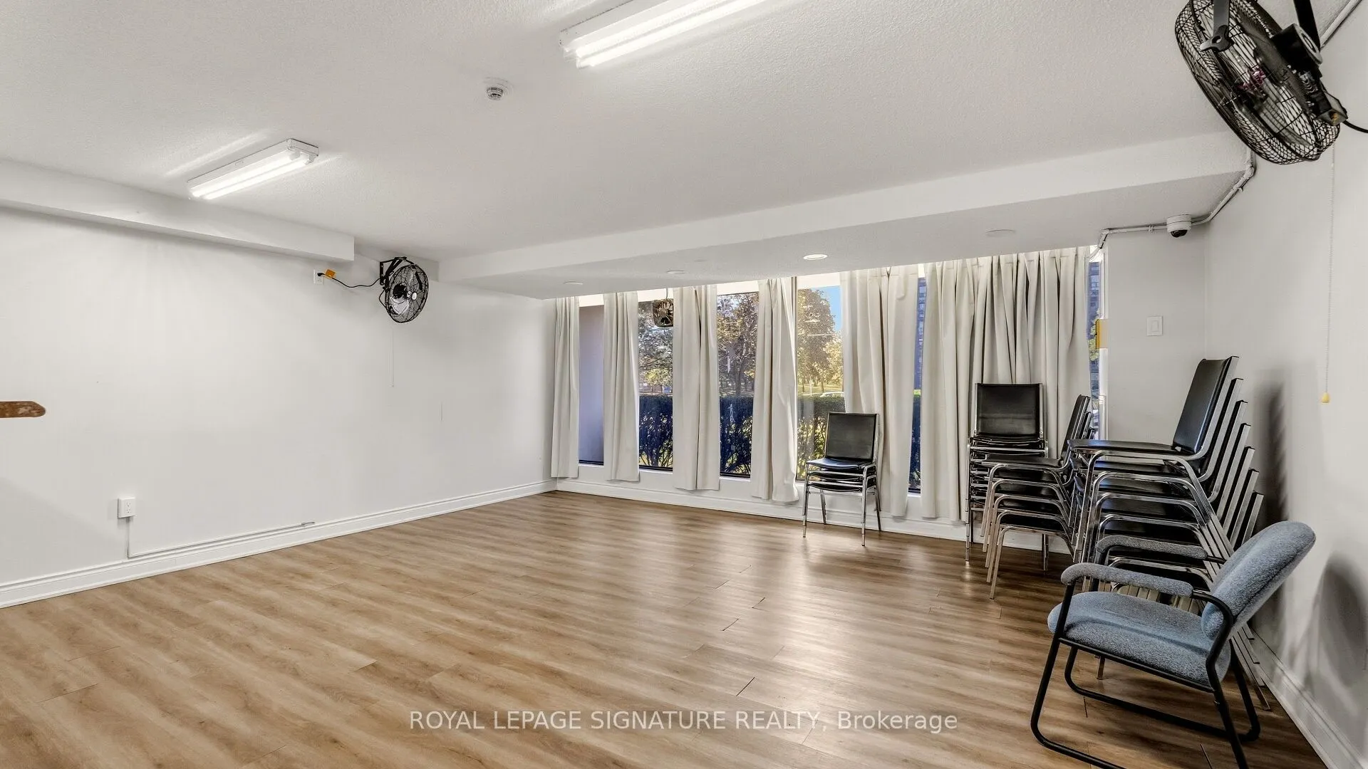 4 Kings Cross Road #1805