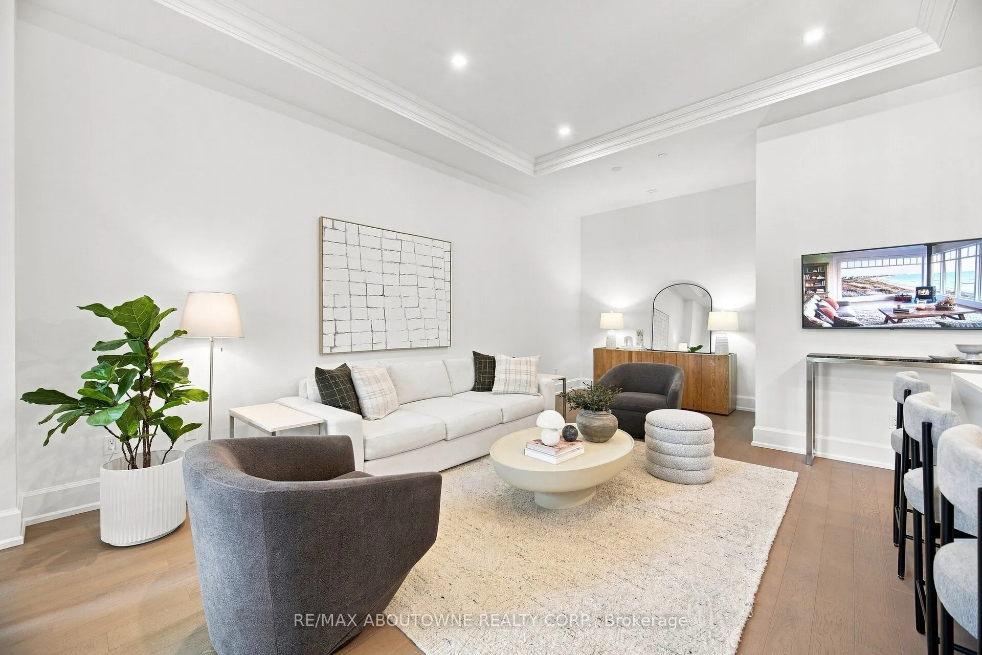 1441 ELGIN Street #106