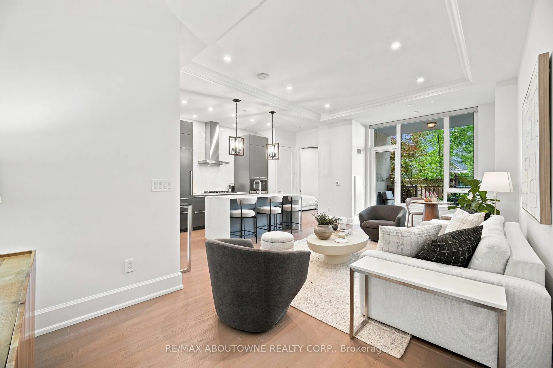 1441 ELGIN Street #106