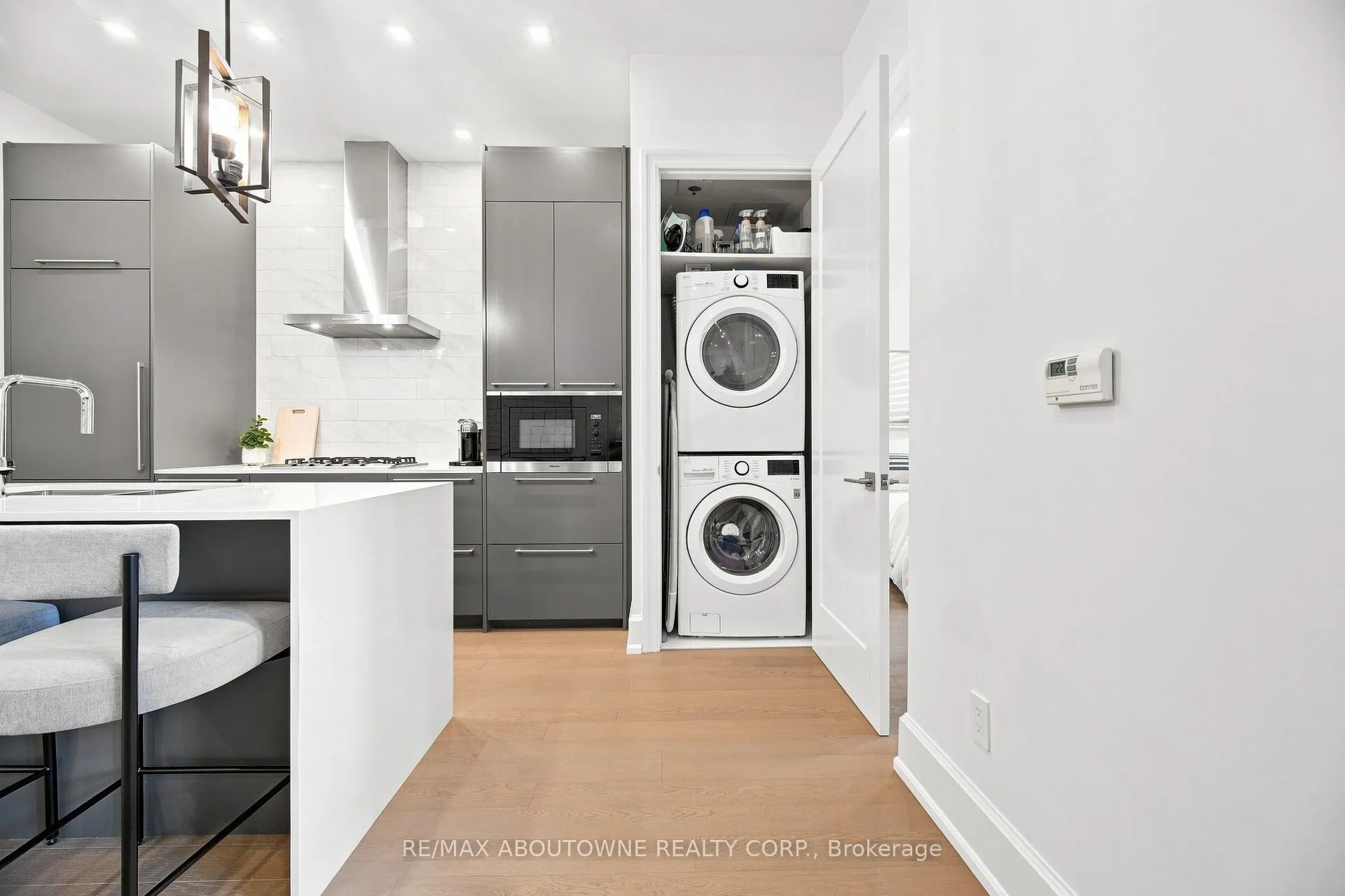 1441 ELGIN Street #106