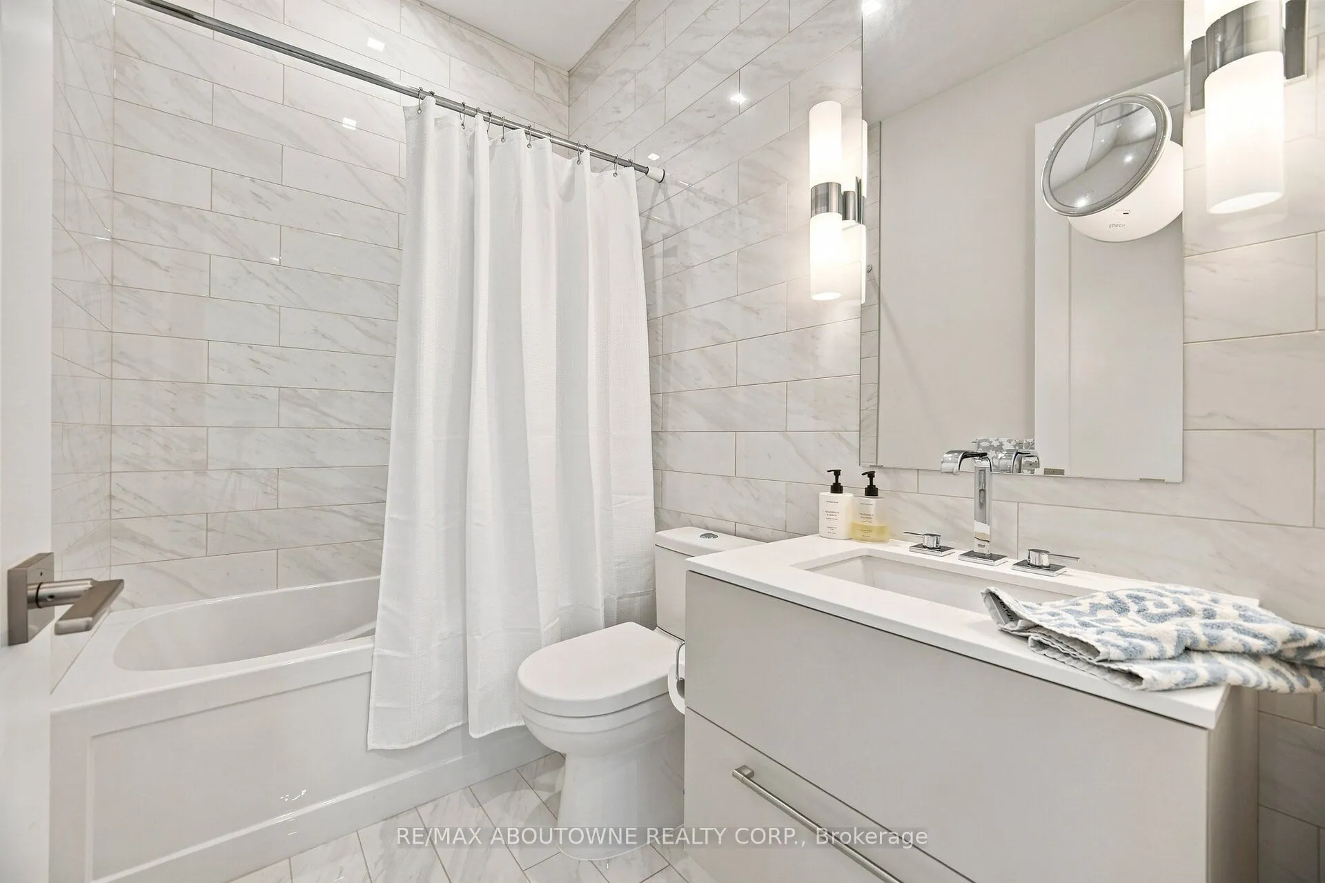 1441 ELGIN Street #106