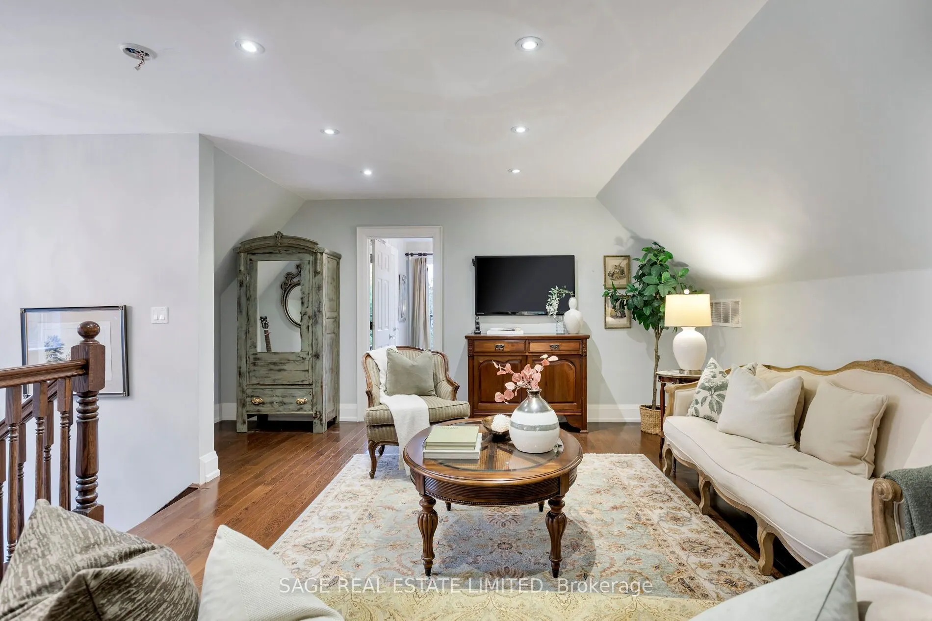 124 Brentwood Road N