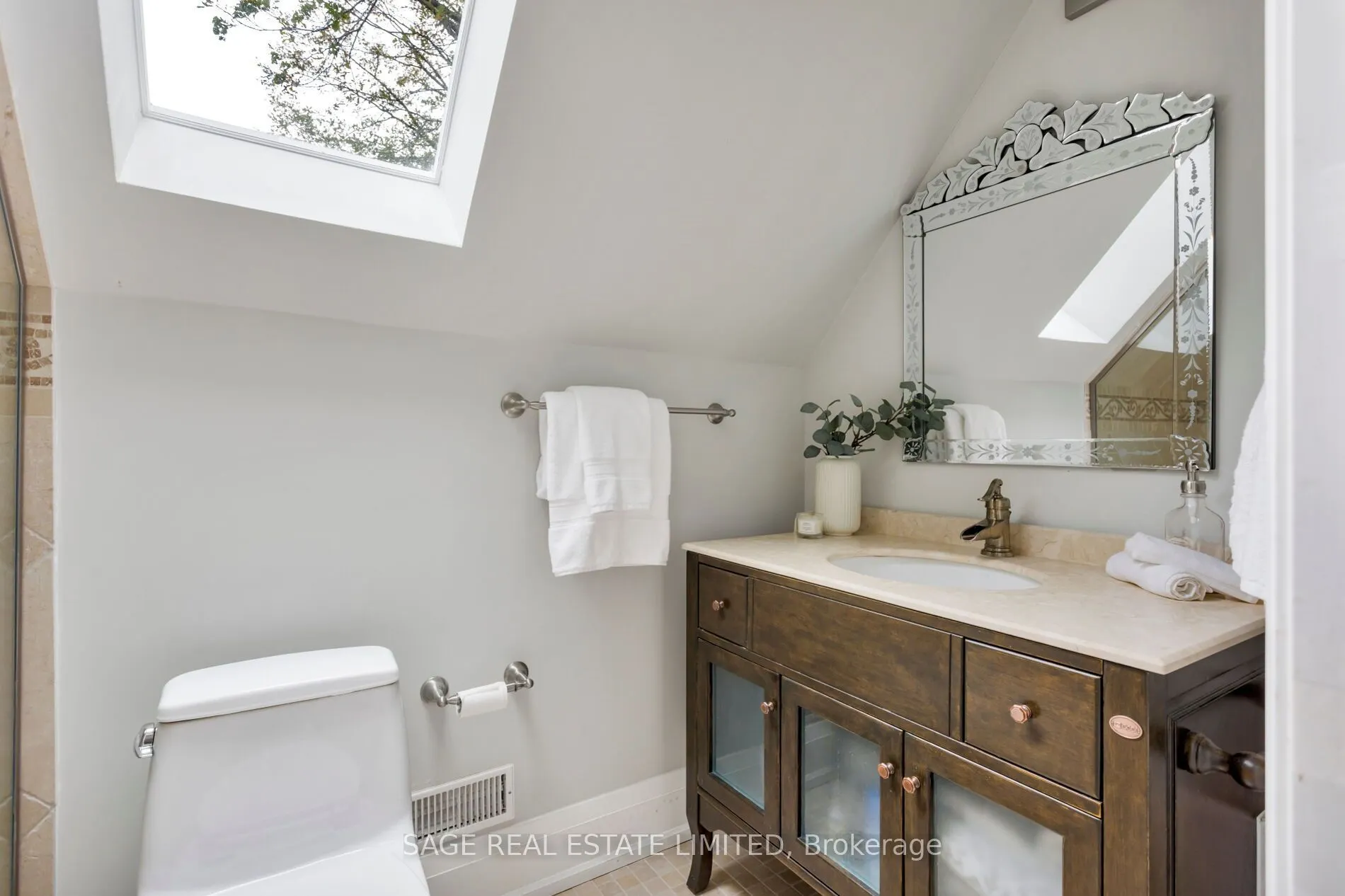 124 Brentwood Road N