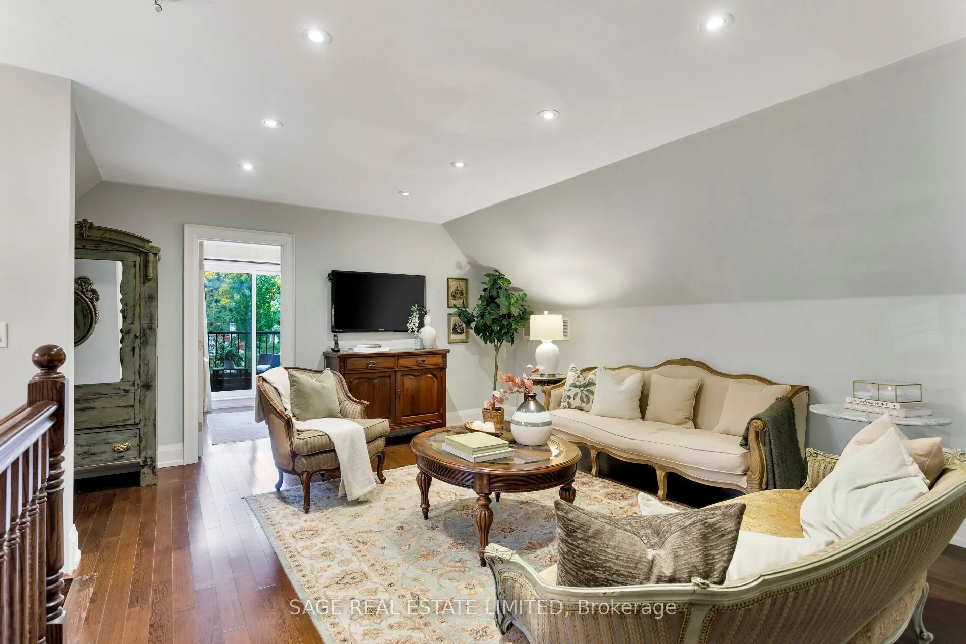 124 Brentwood Road N
