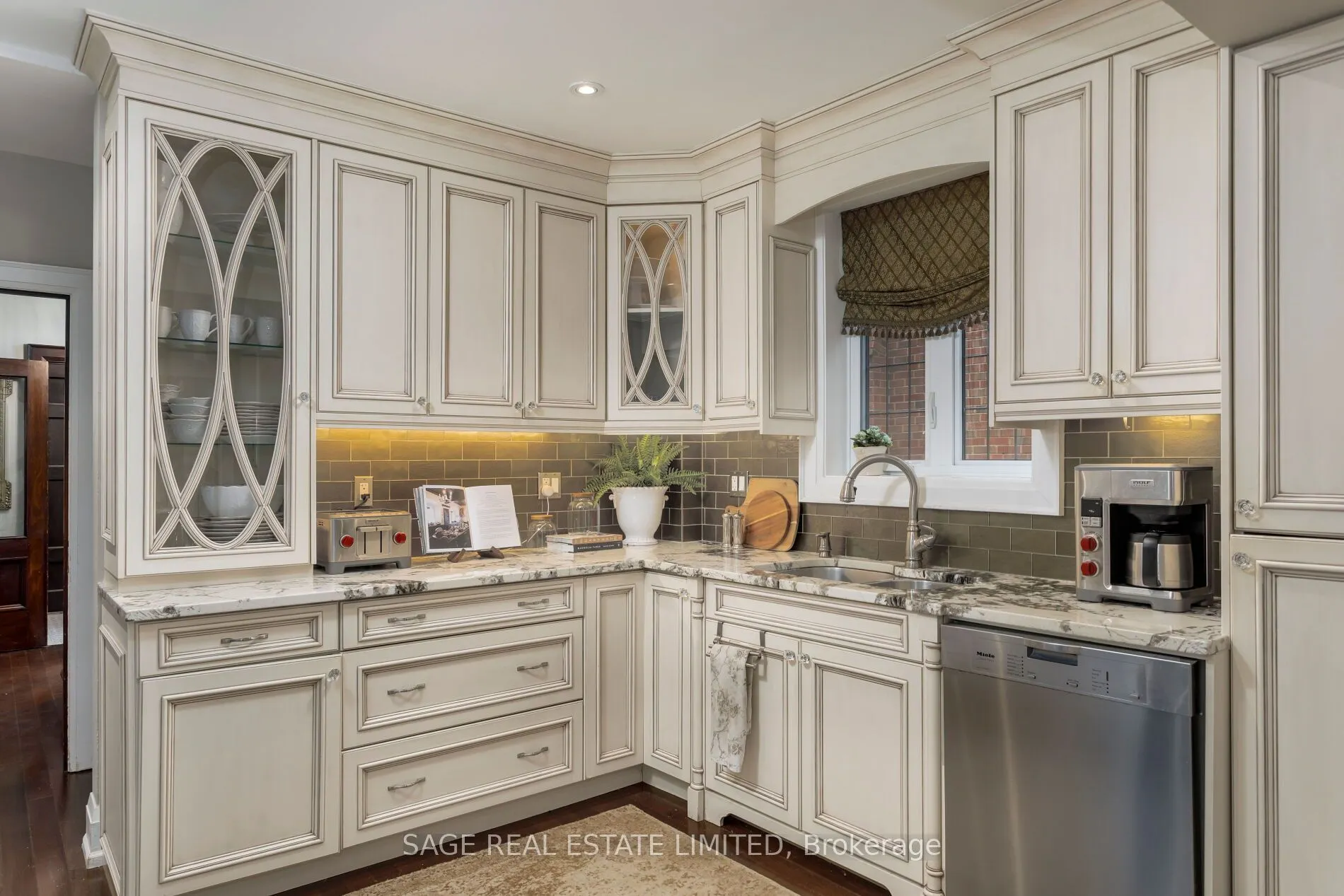 124 Brentwood Road N