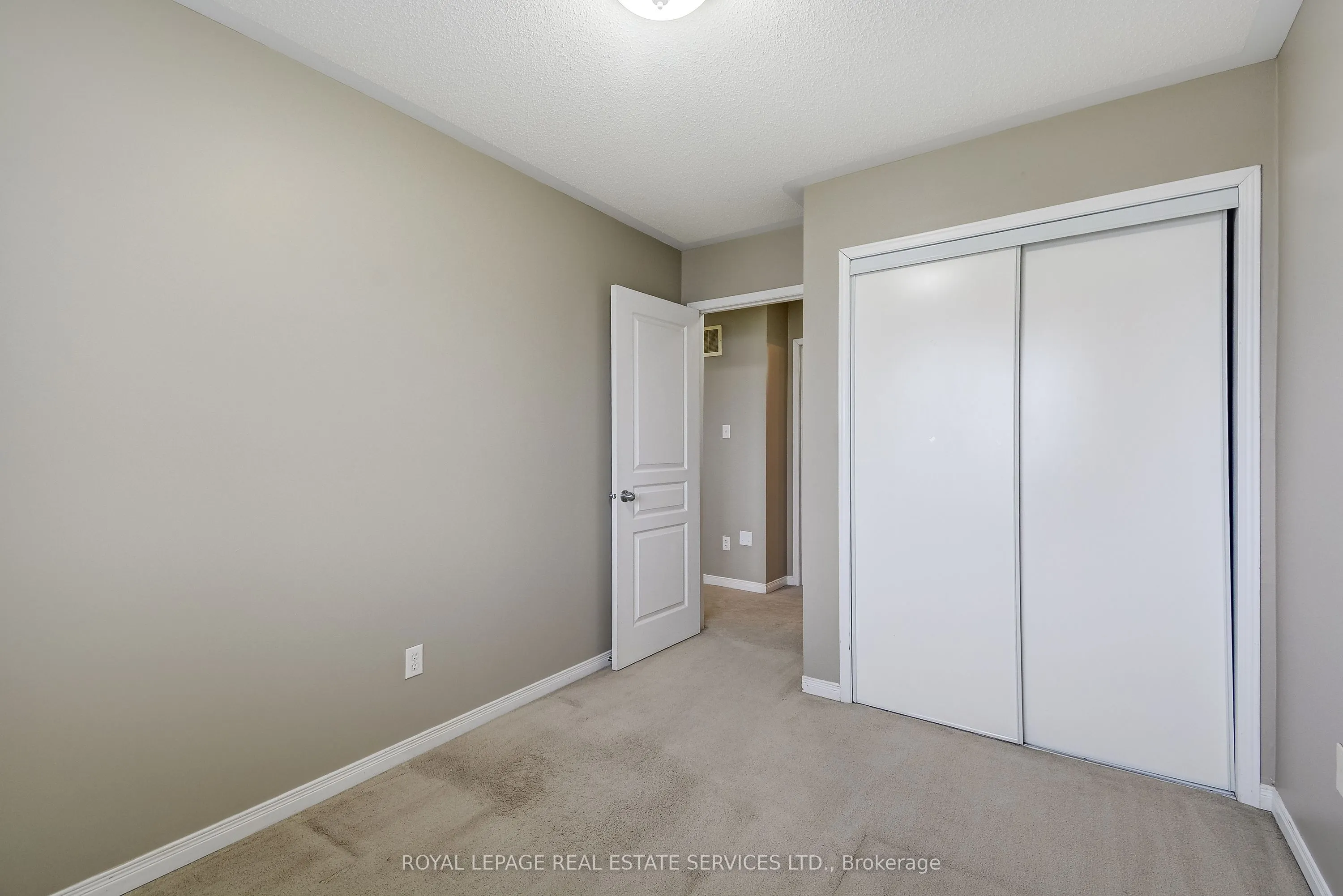 2353 Saddlecreek Crescent