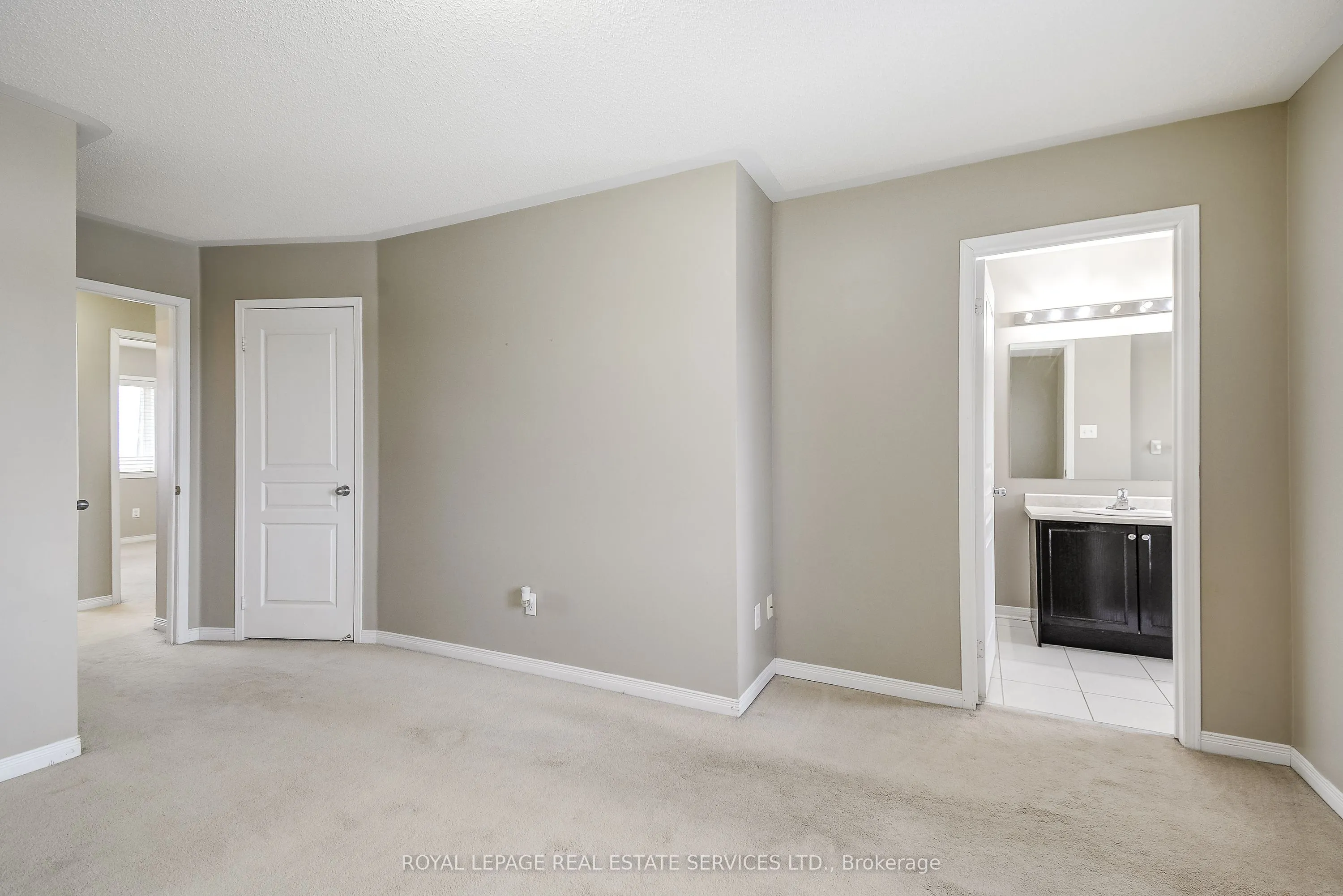 2353 Saddlecreek Crescent