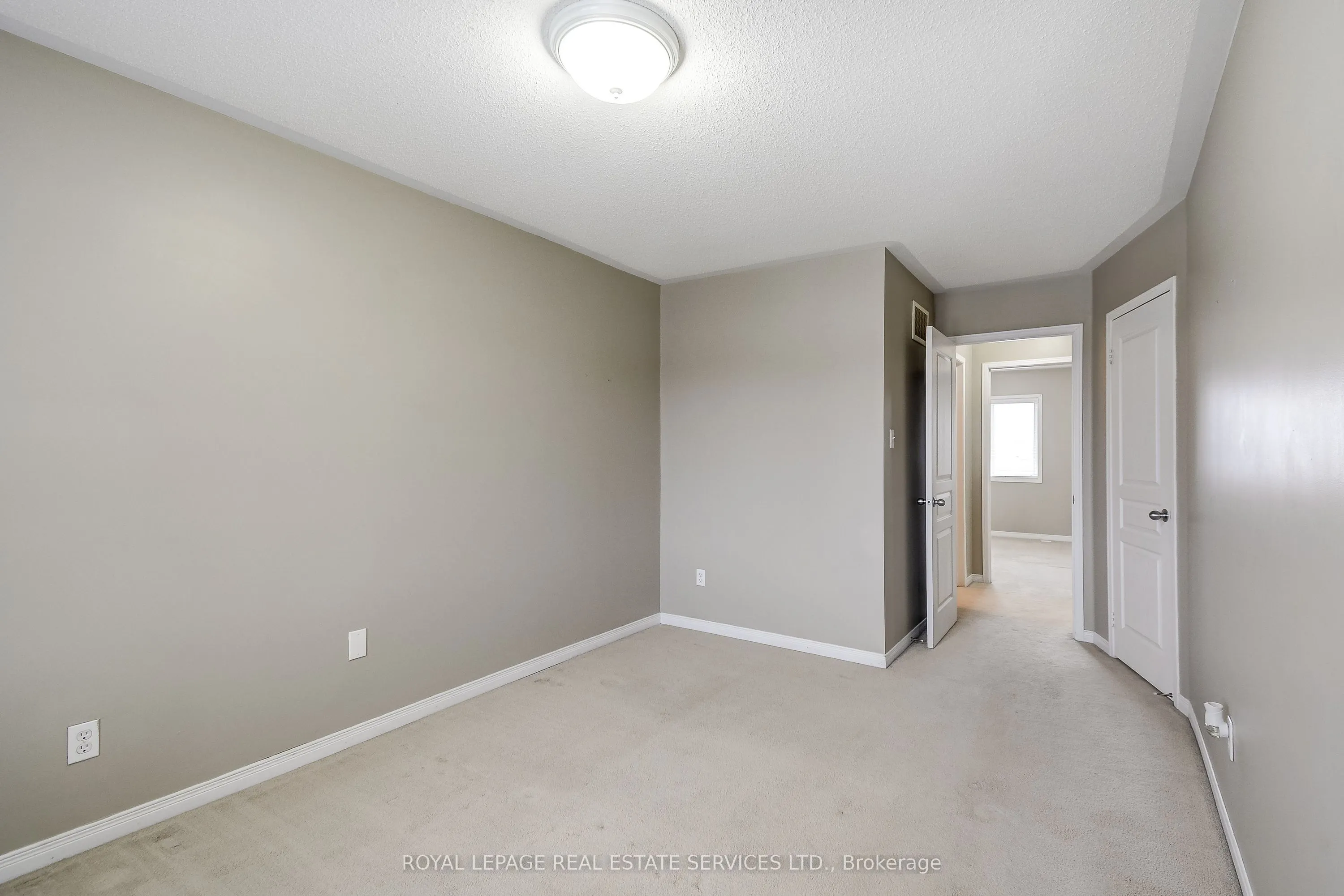2353 Saddlecreek Crescent