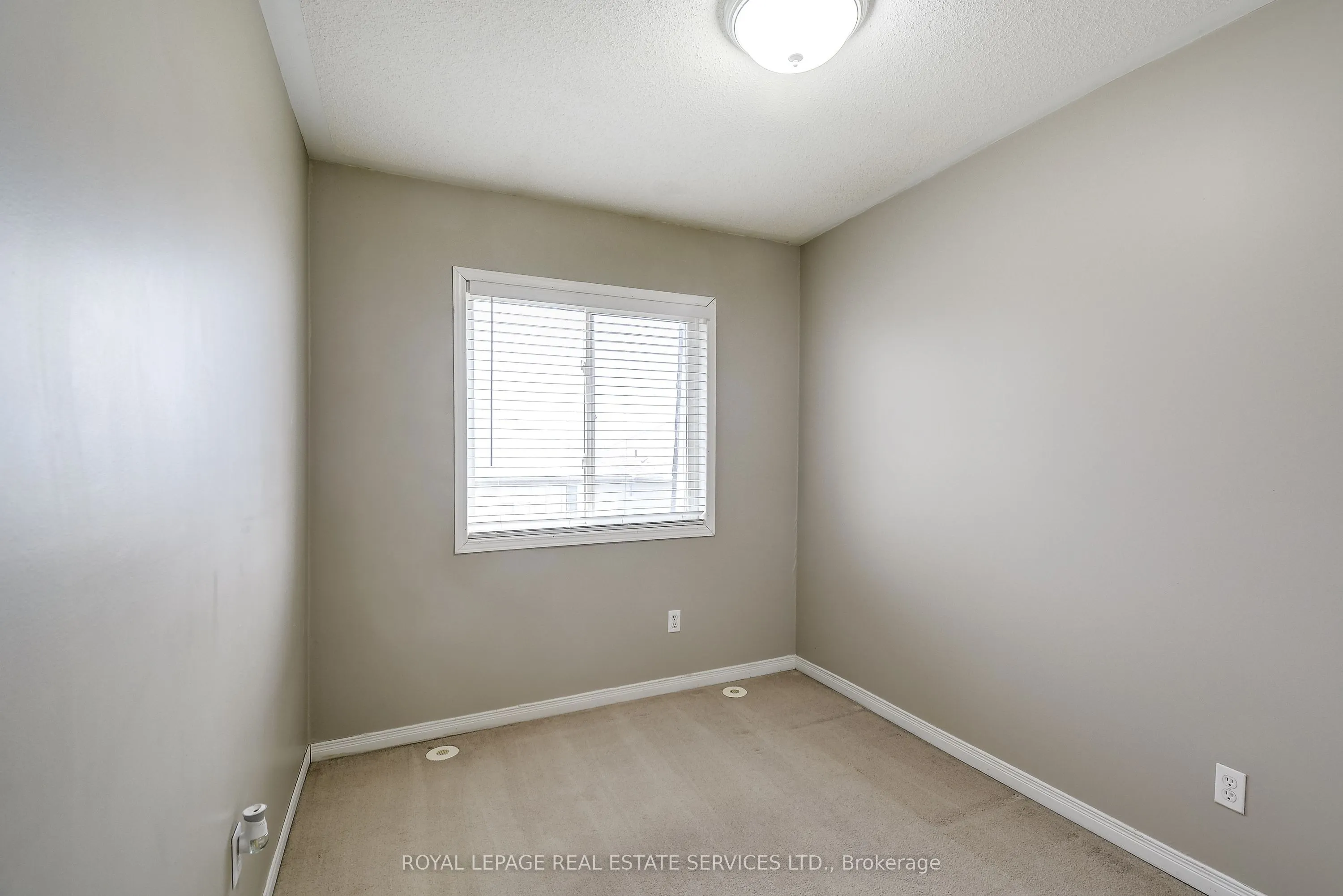 2353 Saddlecreek Crescent