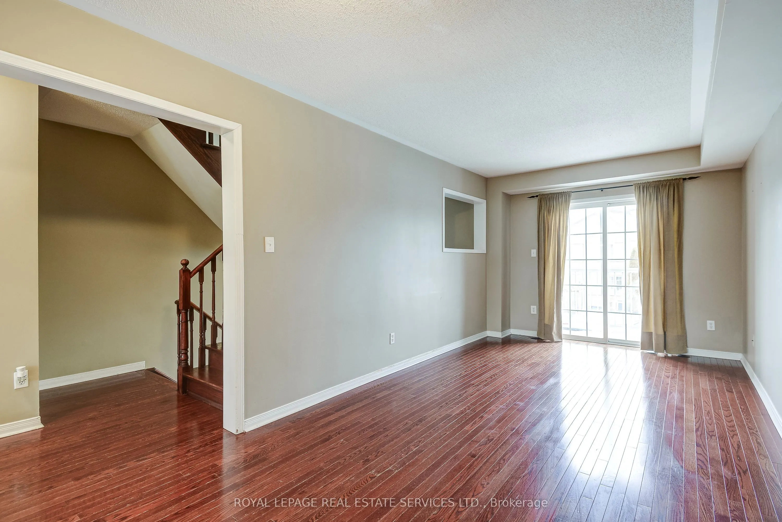 2353 Saddlecreek Crescent