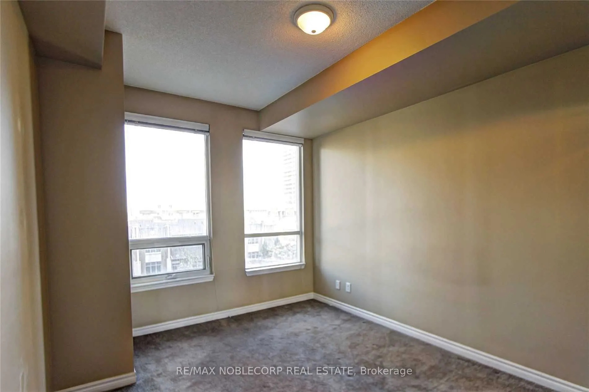 388 Prince Of Wales Drive #308