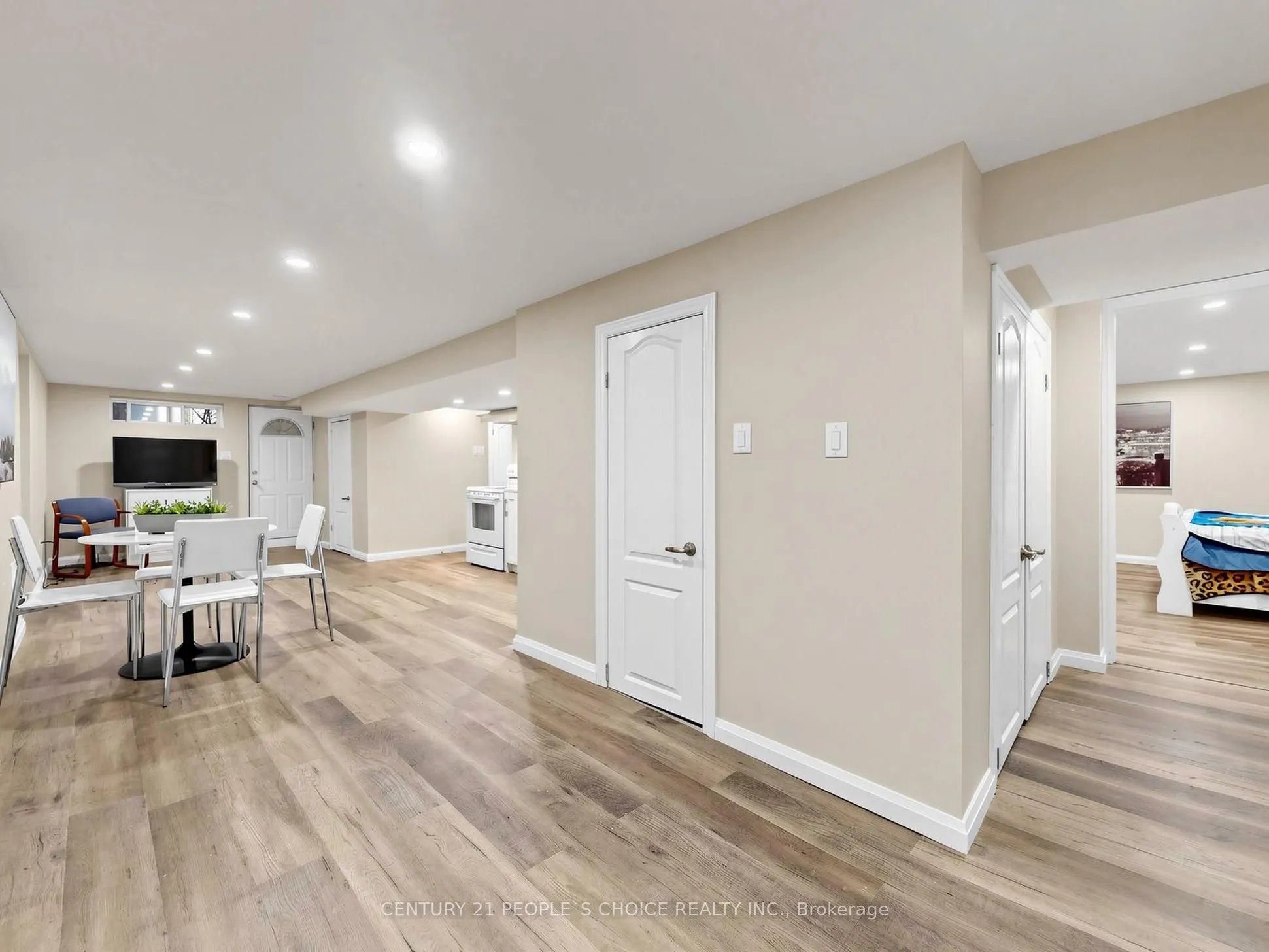 27 Matlock Avenue