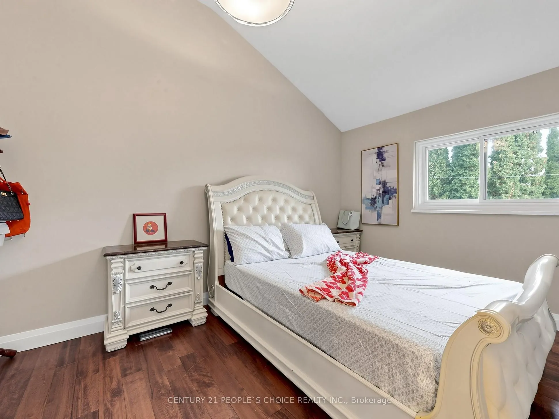 27 Matlock Avenue