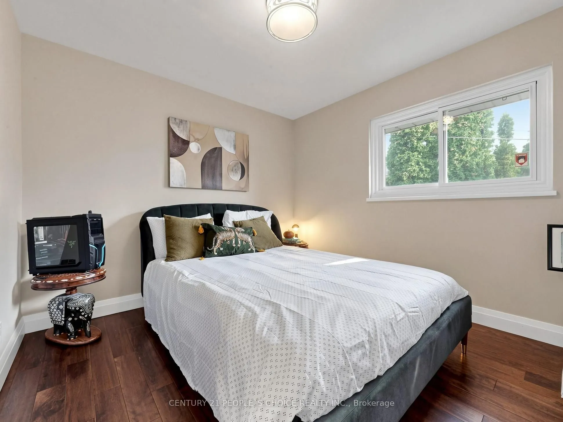 27 Matlock Avenue