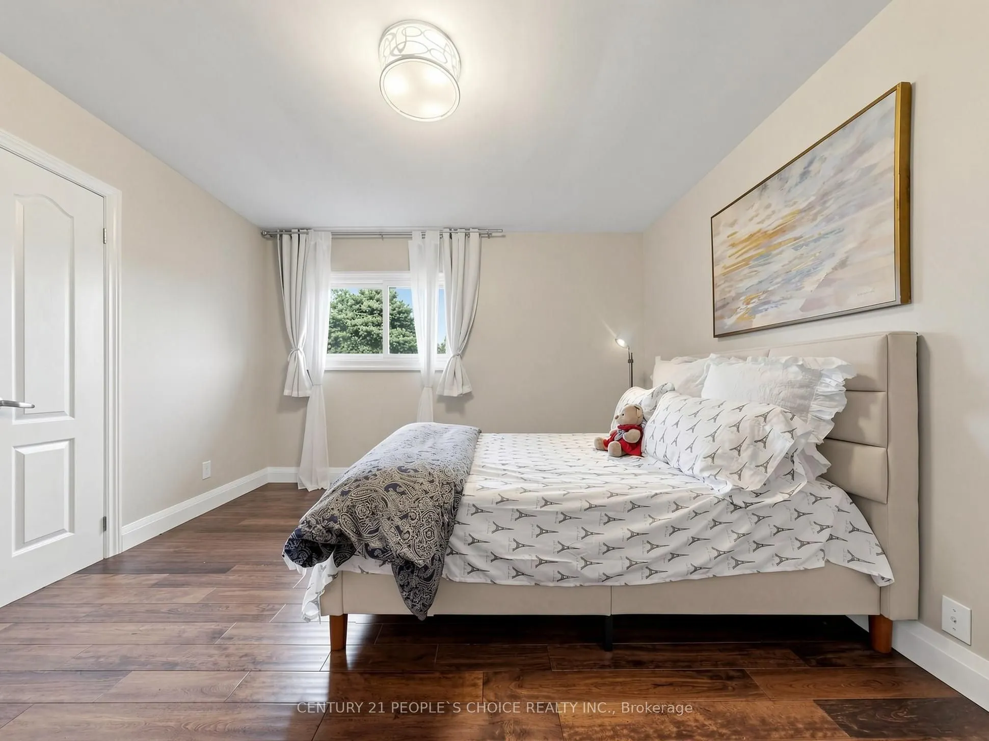 27 Matlock Avenue
