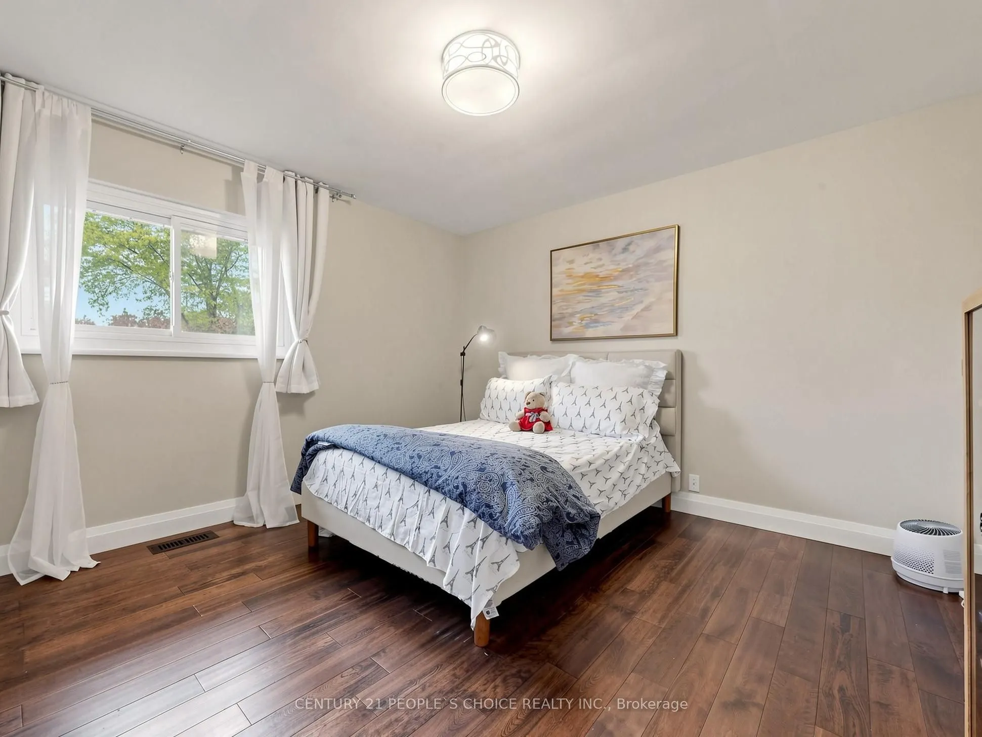 27 Matlock Avenue