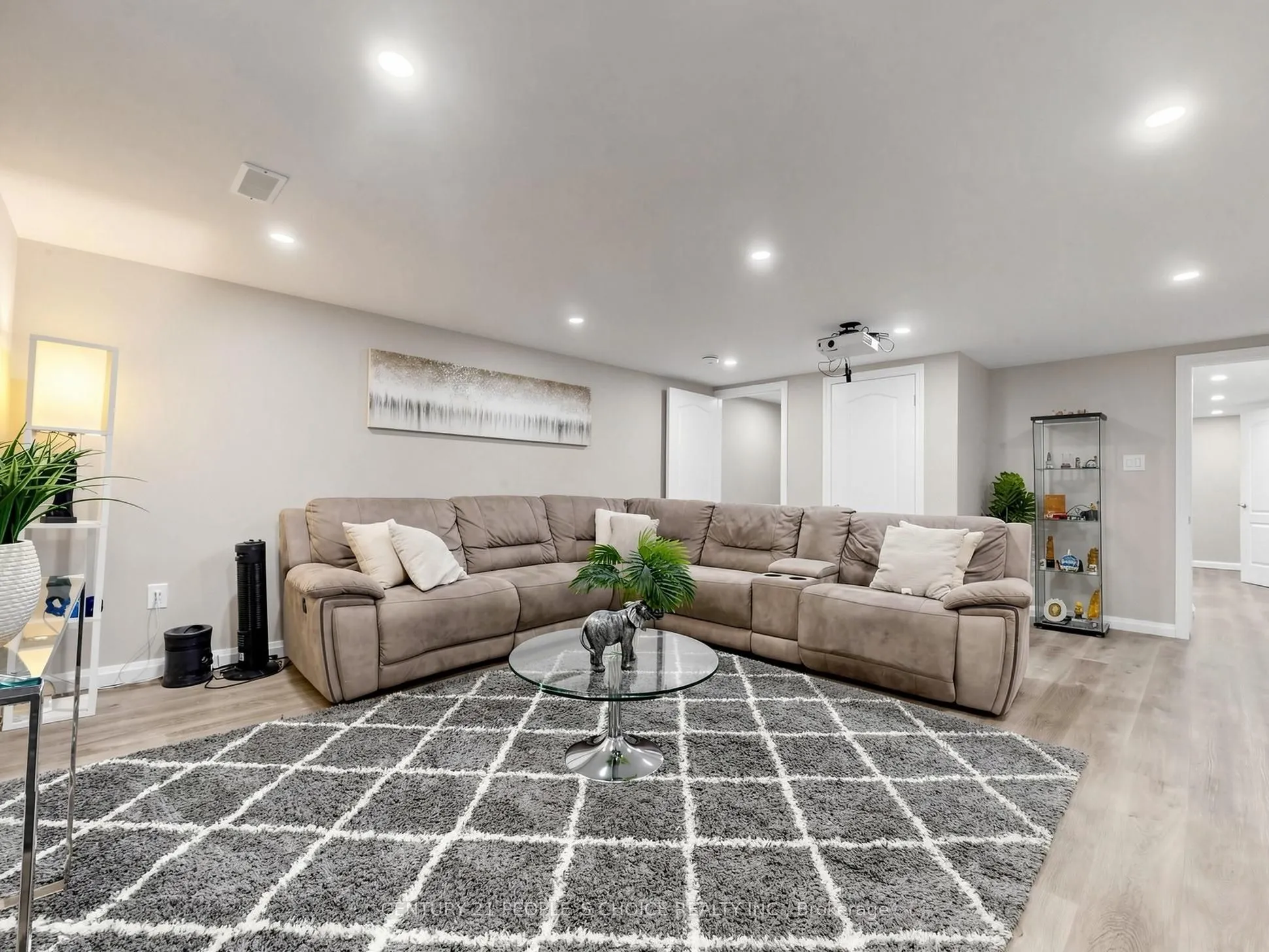 27 Matlock Avenue